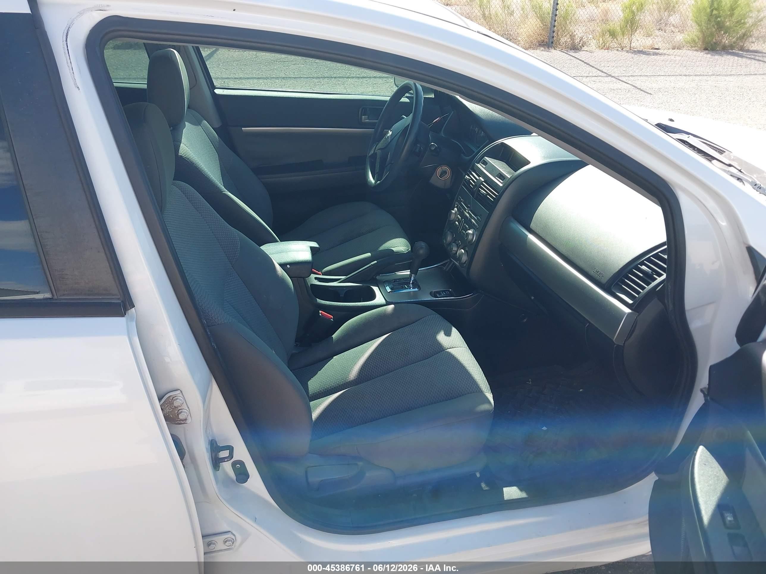 2011 Mitsubishi Galant Fe White vin: 4A32B2FF8BE018369