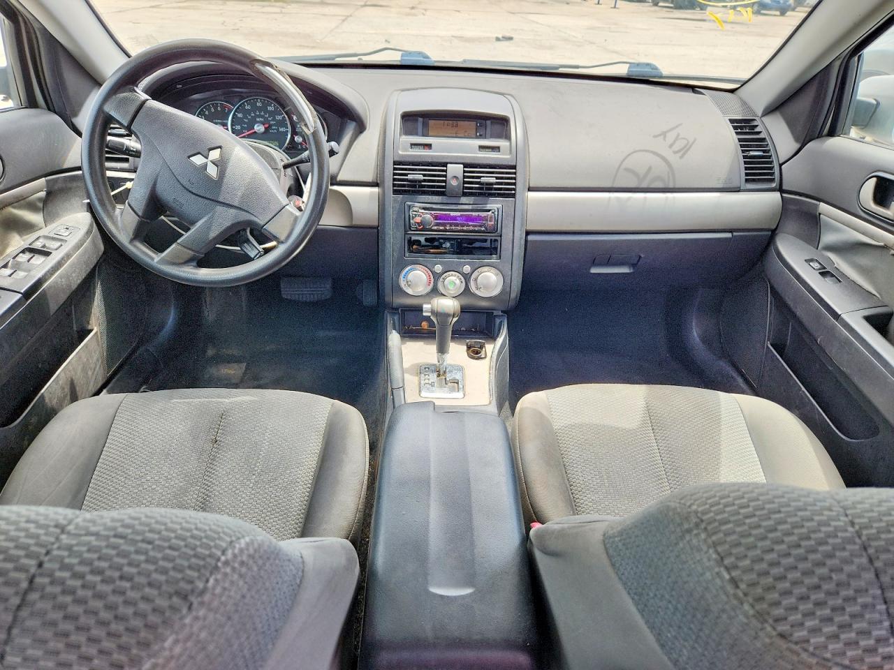 2011 Mitsubishi Galant Fe Silver vin: 4A32B2FF8BE018713