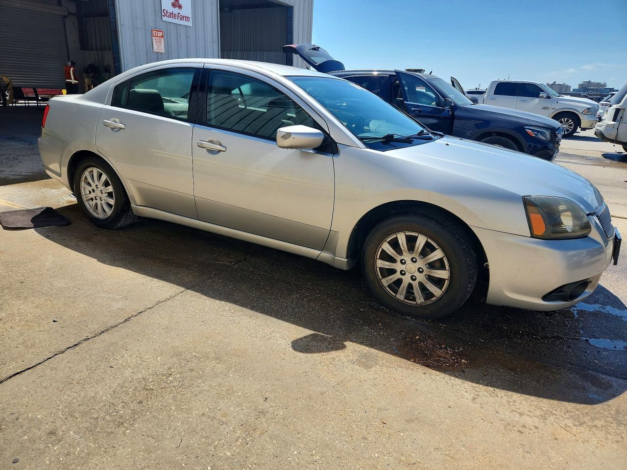 2011 Mitsubishi Galant Fe Silver vin: 4A32B2FF8BE018713