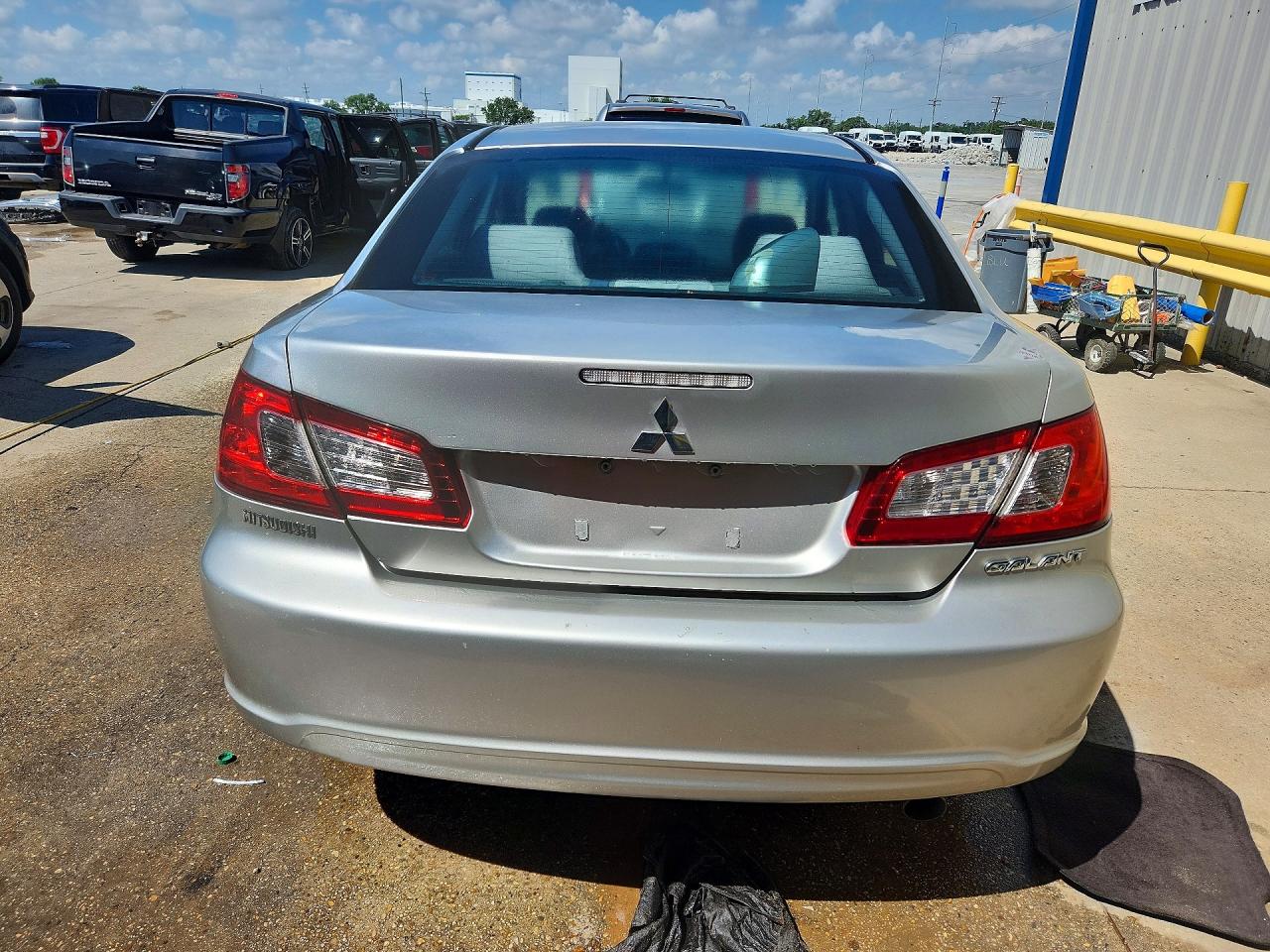 2011 Mitsubishi Galant Fe Silver vin: 4A32B2FF8BE018713