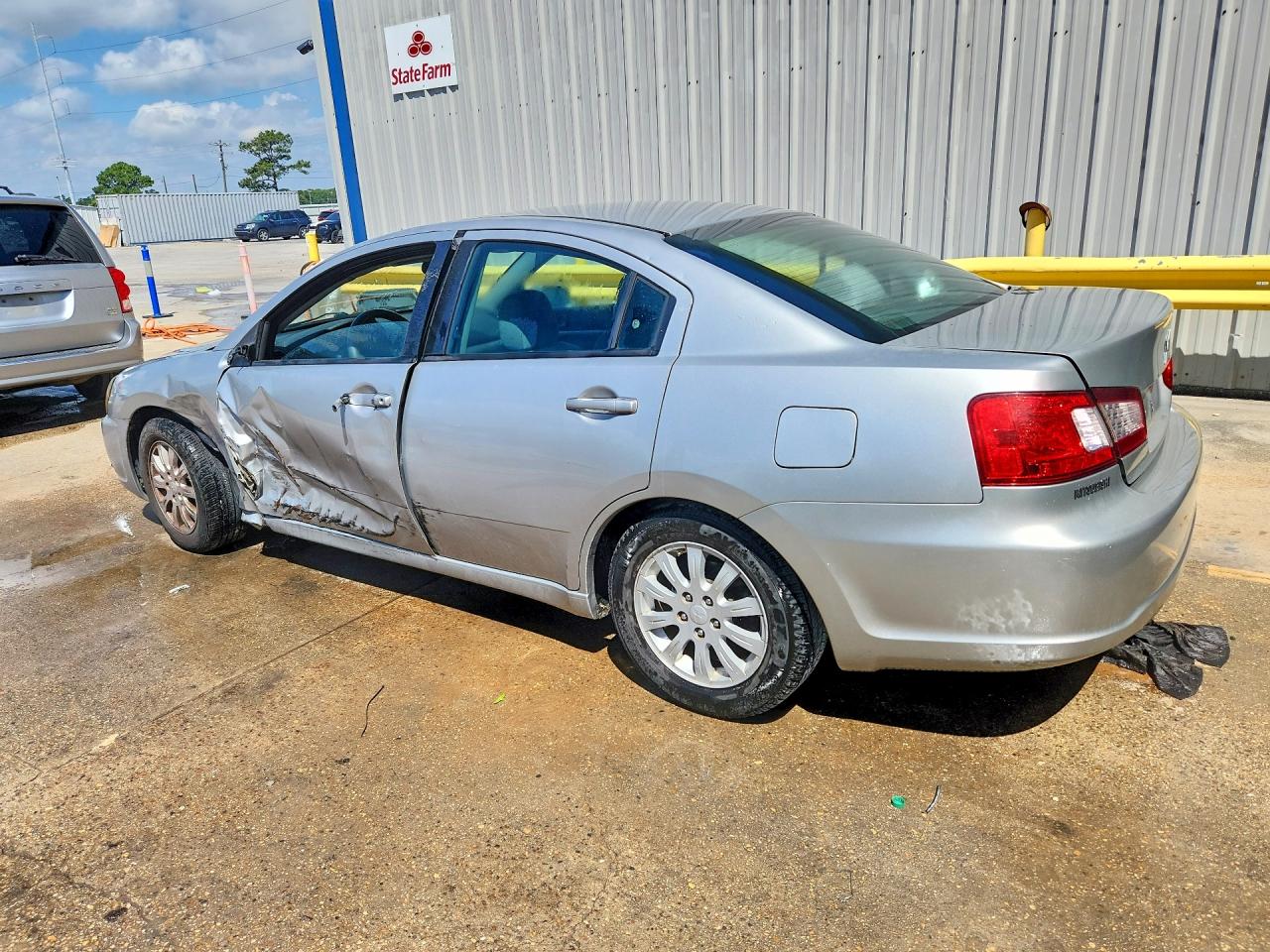 2011 Mitsubishi Galant Fe Silver vin: 4A32B2FF8BE018713
