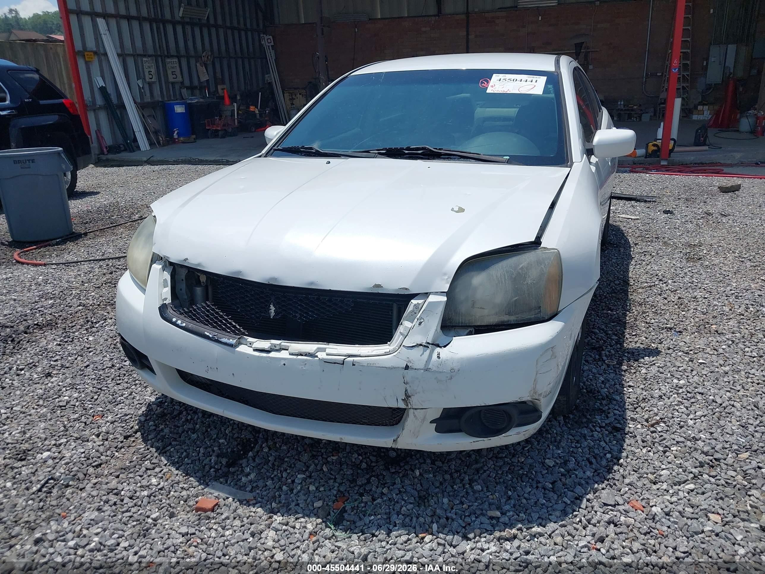 2011 Mitsubishi Galant Fe White vin: 4A32B2FF9BE030272
