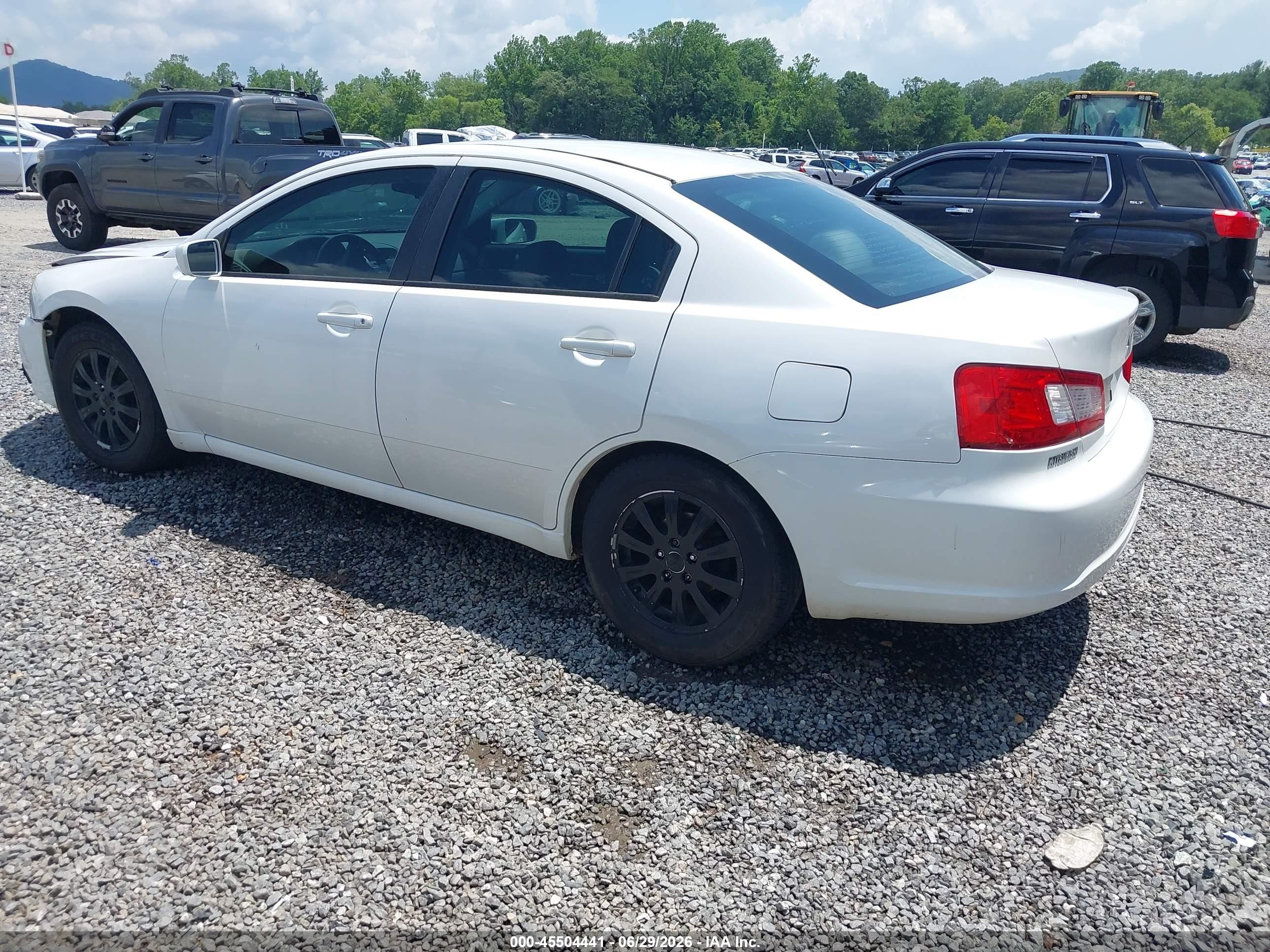 2011 Mitsubishi Galant Fe White vin: 4A32B2FF9BE030272