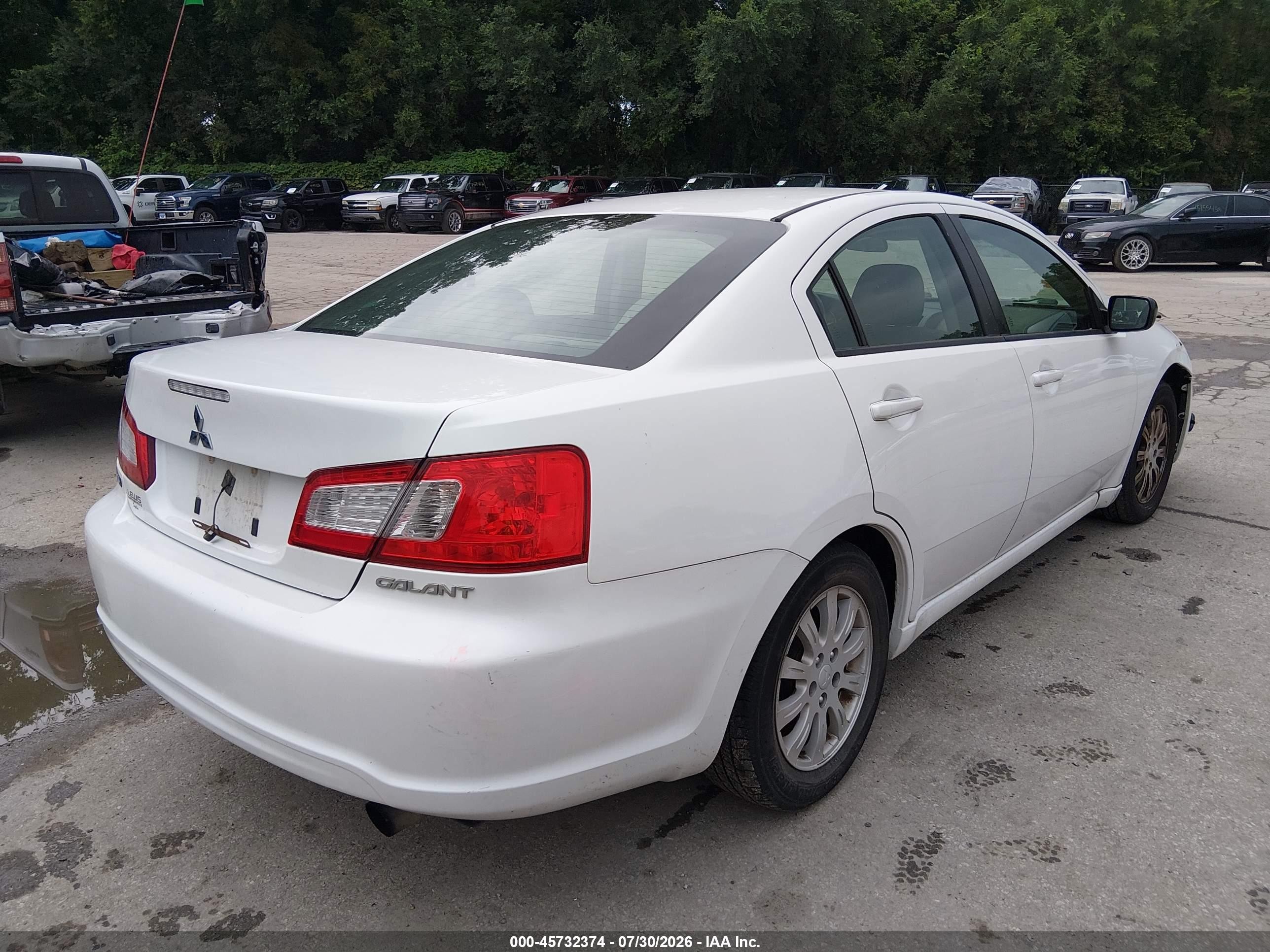 2011 Mitsubishi Galant Fe White vin: 4A32B2FFXBE019717