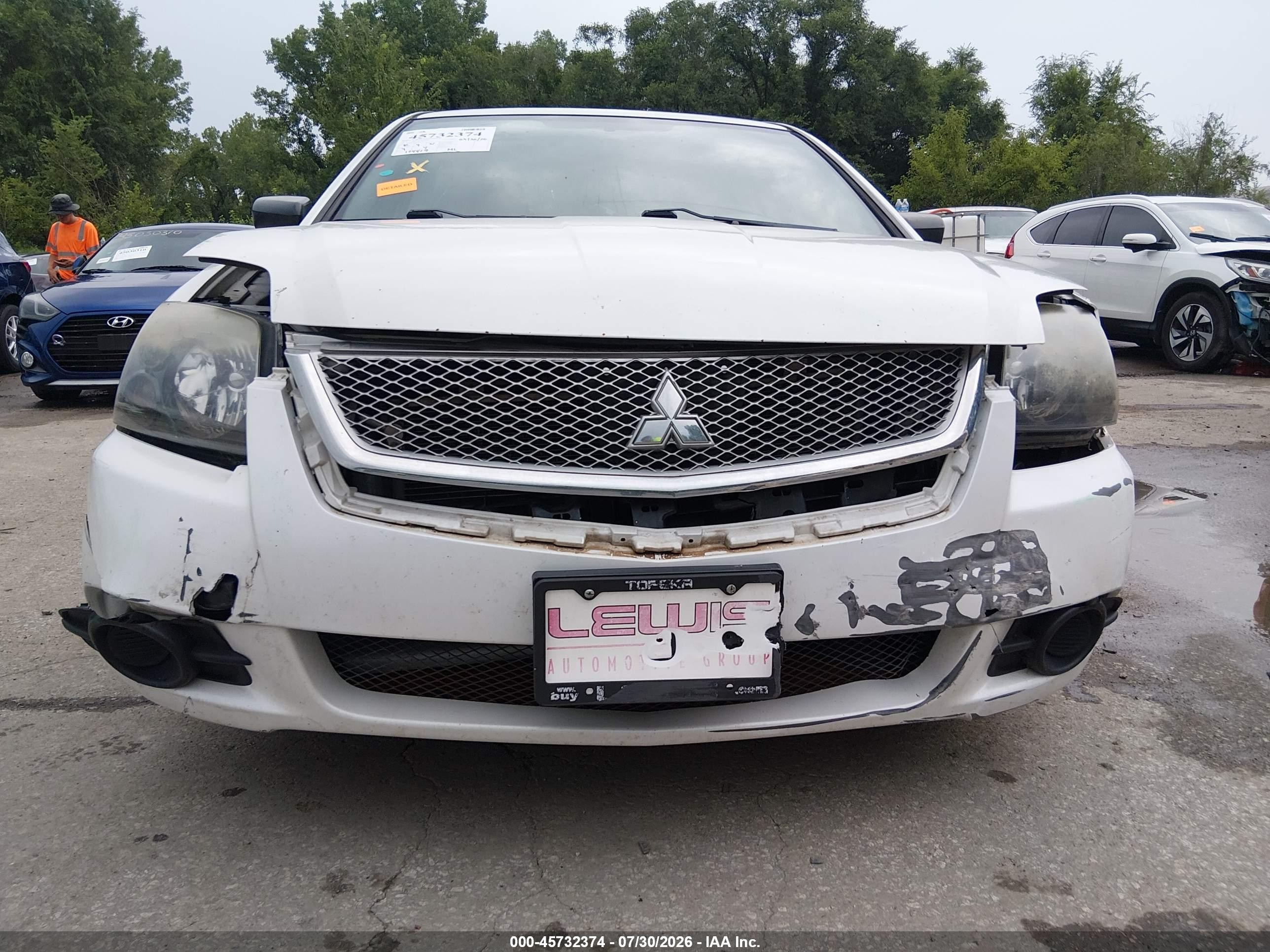 2011 Mitsubishi Galant Fe White vin: 4A32B2FFXBE019717