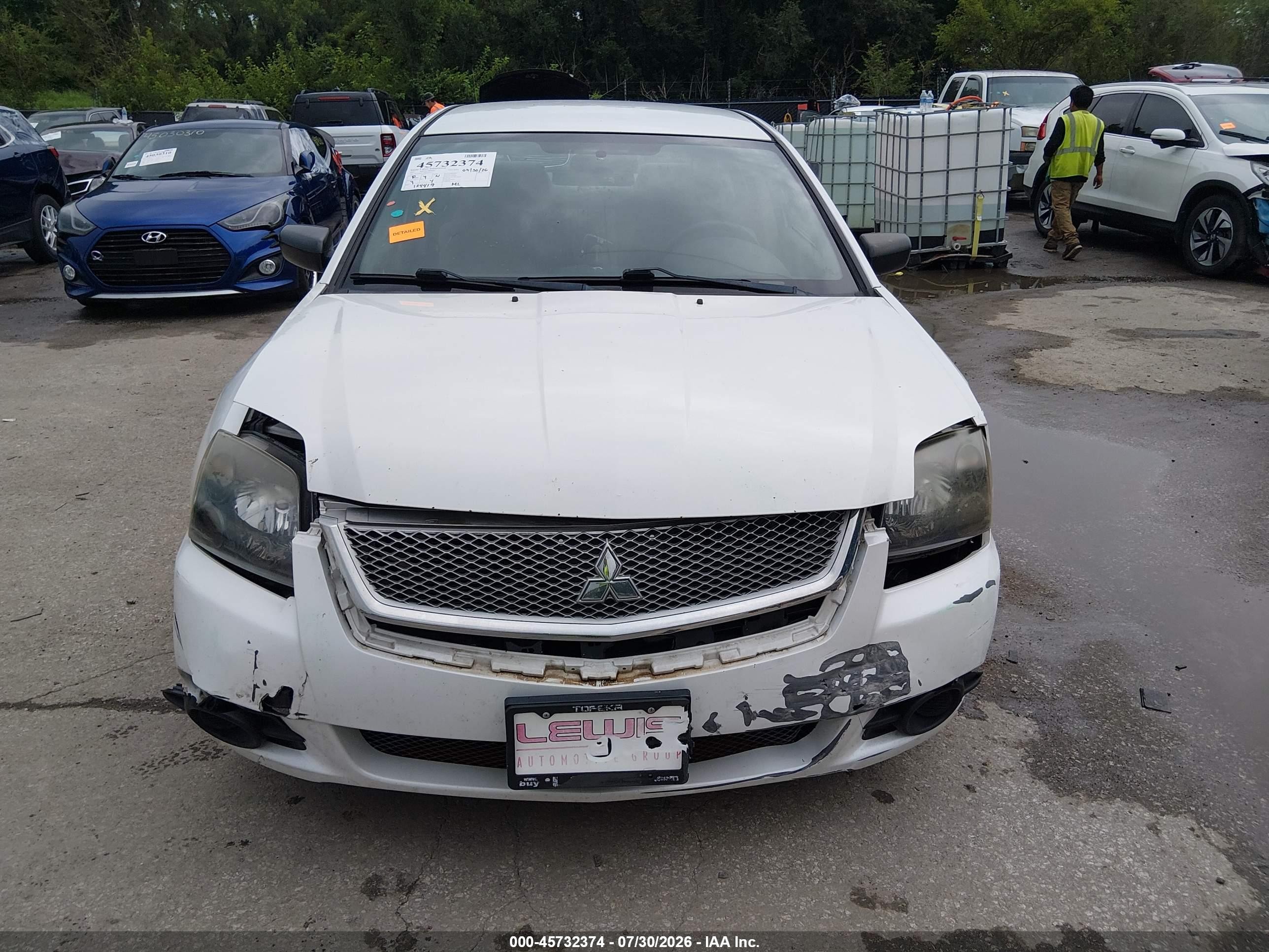 2011 Mitsubishi Galant Fe White vin: 4A32B2FFXBE019717