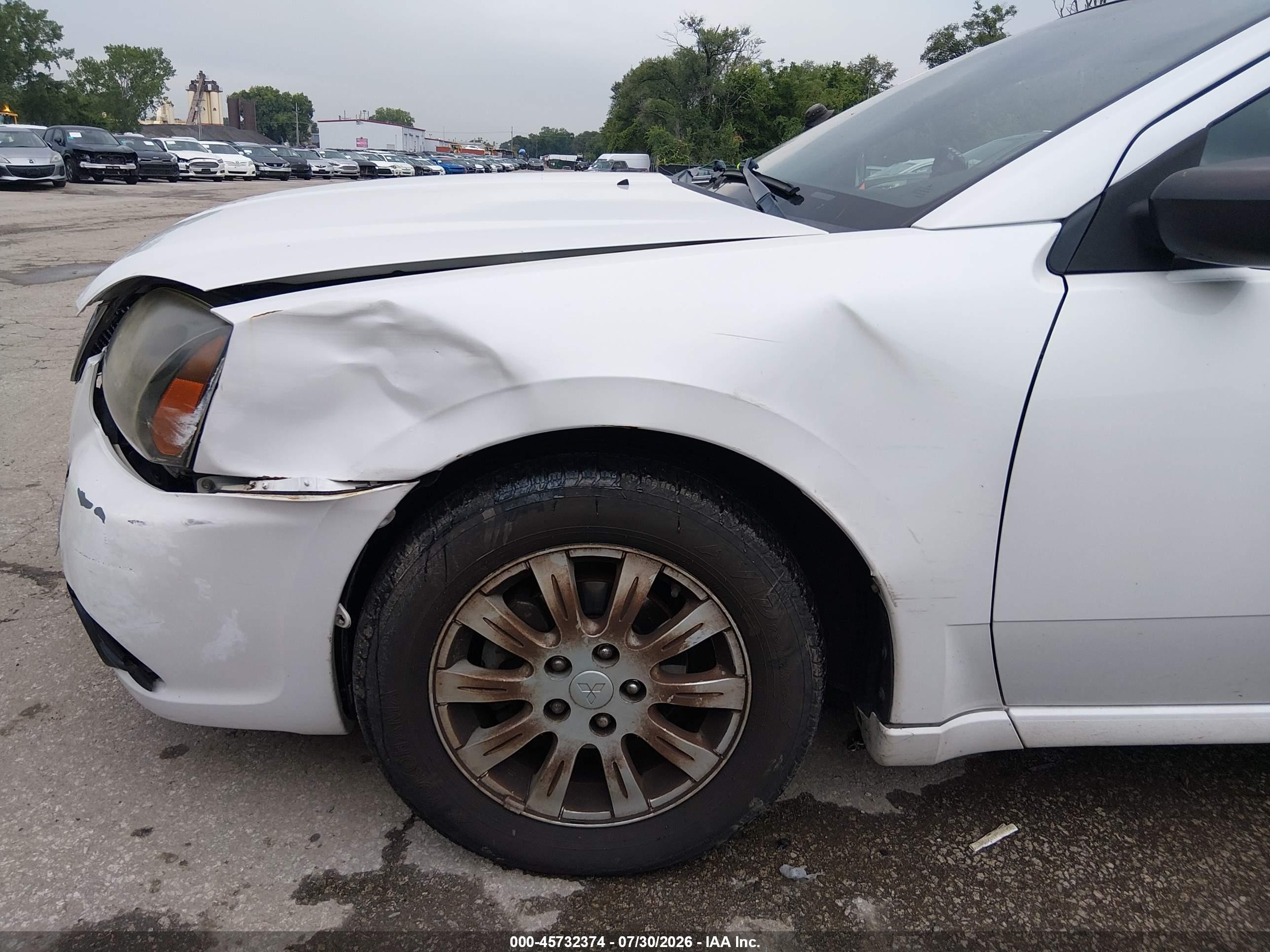 2011 Mitsubishi Galant Fe White vin: 4A32B2FFXBE019717