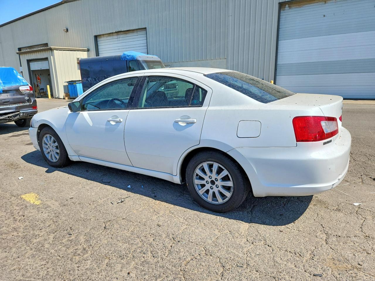 2012 Mitsubishi Galant Fe White vin: 4A32B2FFXCE010517