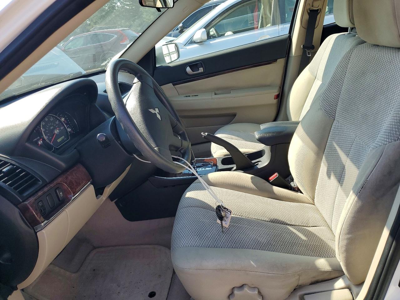 2011 Mitsubishi Galant Es Белый vin: 4A32B3FF0BE017271
