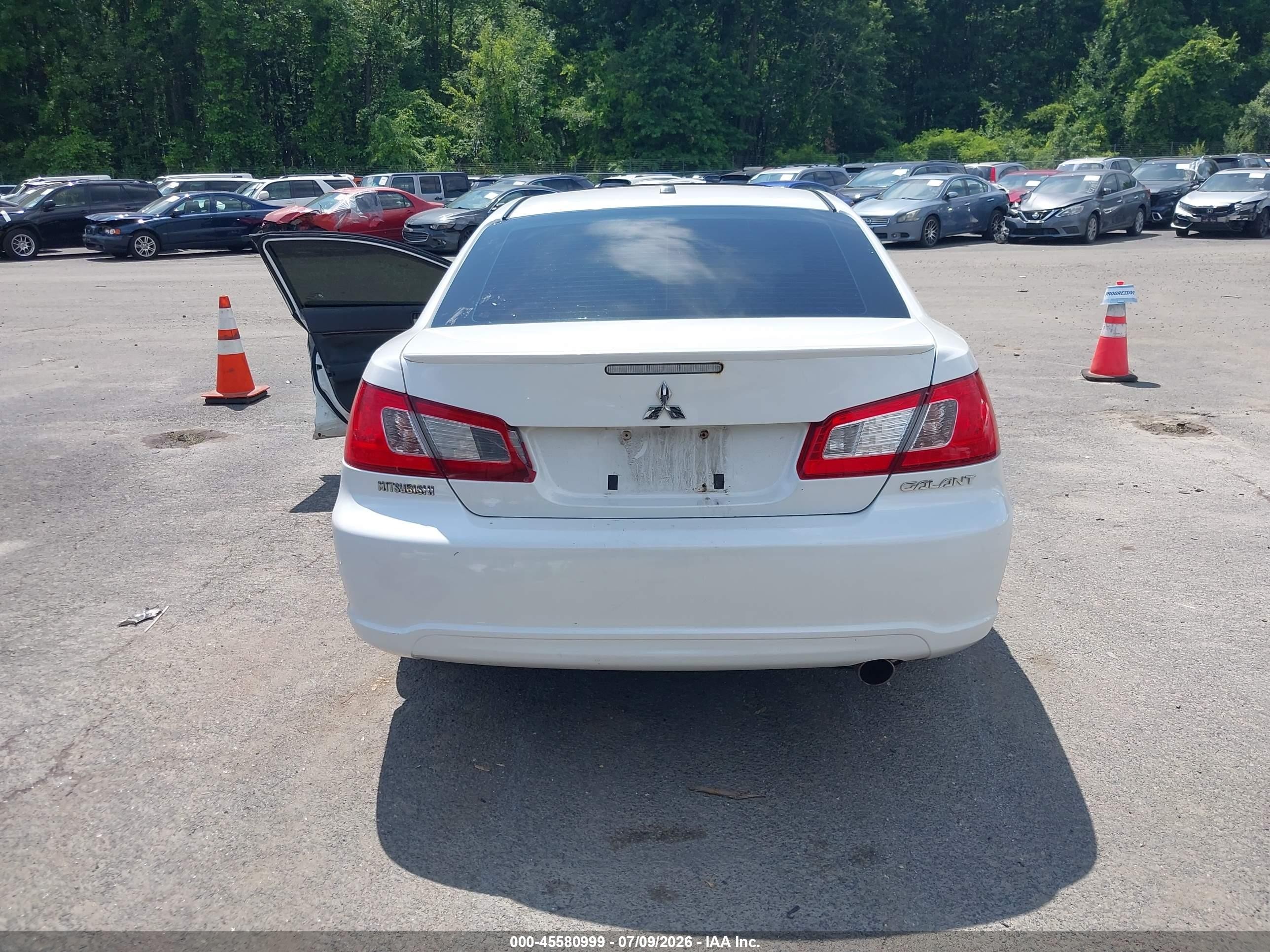 2012 Mitsubishi Galant Es/se White vin: 4A32B3FF0CE021208