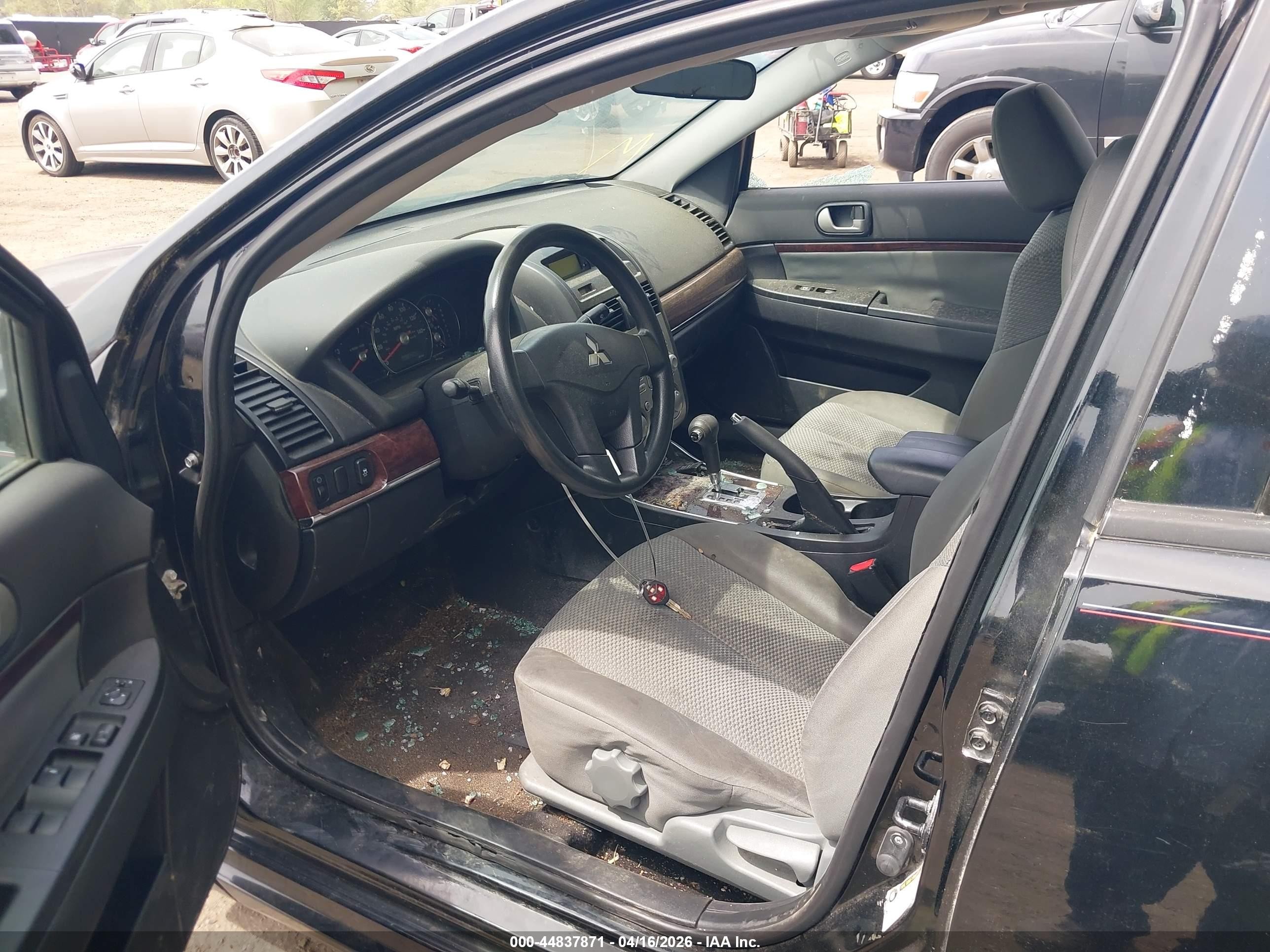 2010 Mitsubishi Galant Es/se Черный vin: 4A32B3FF2AE003872