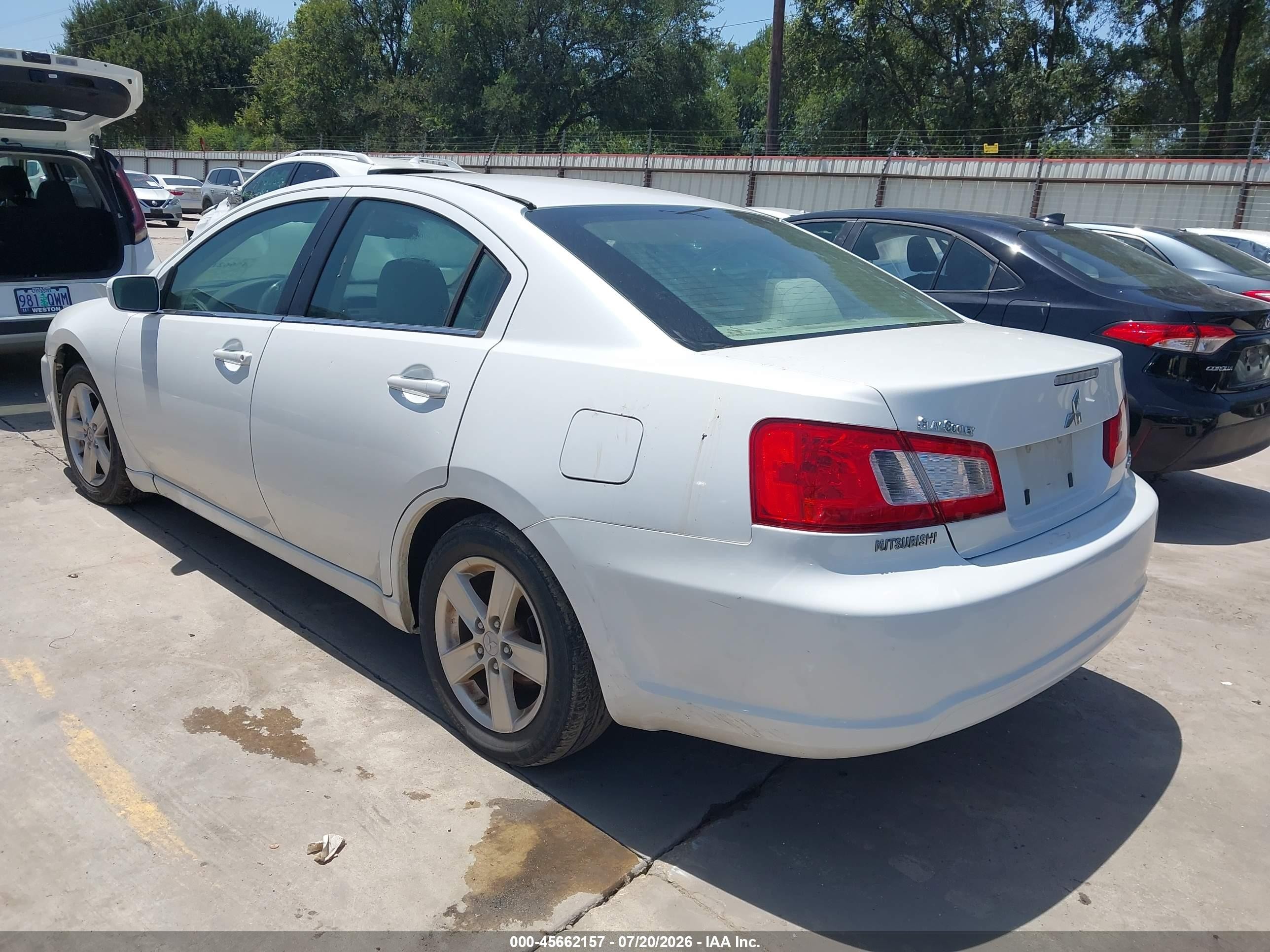 2012 Mitsubishi Galant Es/se White vin: 4A32B3FF2CE009478