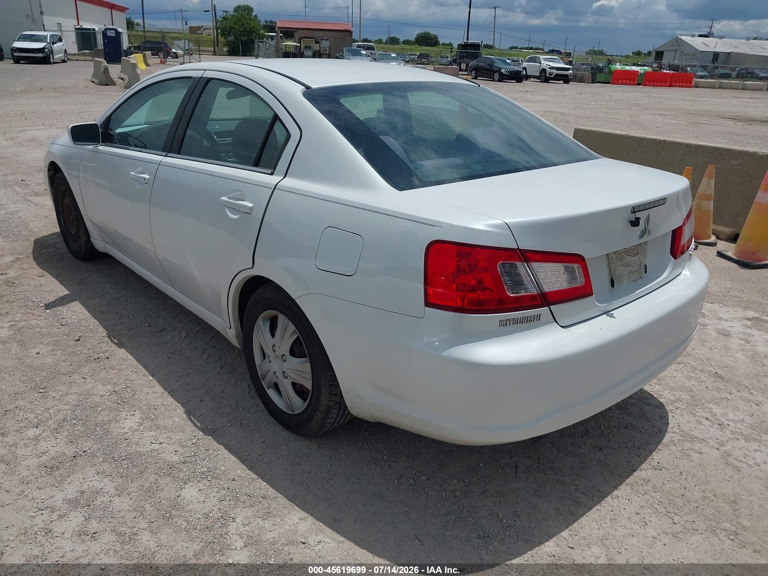 2012 Mitsubishi Galant Es/se White vin: 4A32B3FF3CE010610