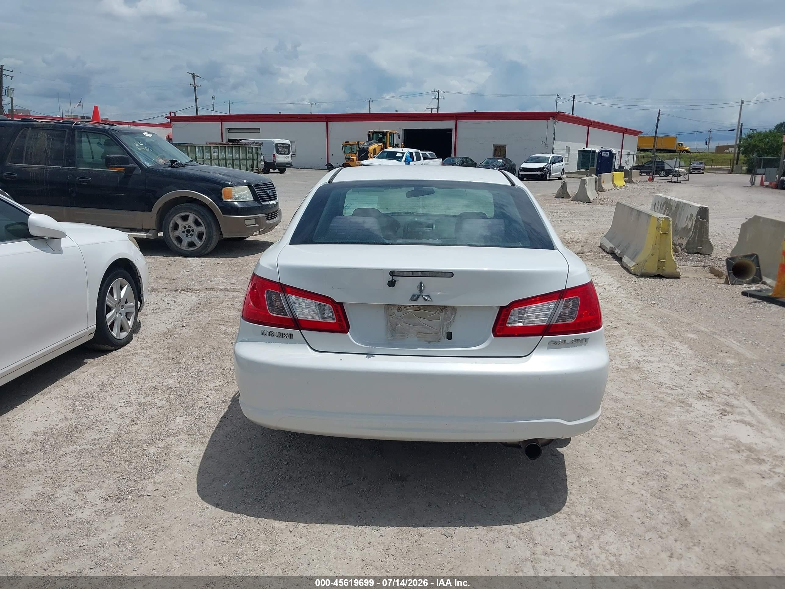 2012 Mitsubishi Galant Es/se White vin: 4A32B3FF3CE010610