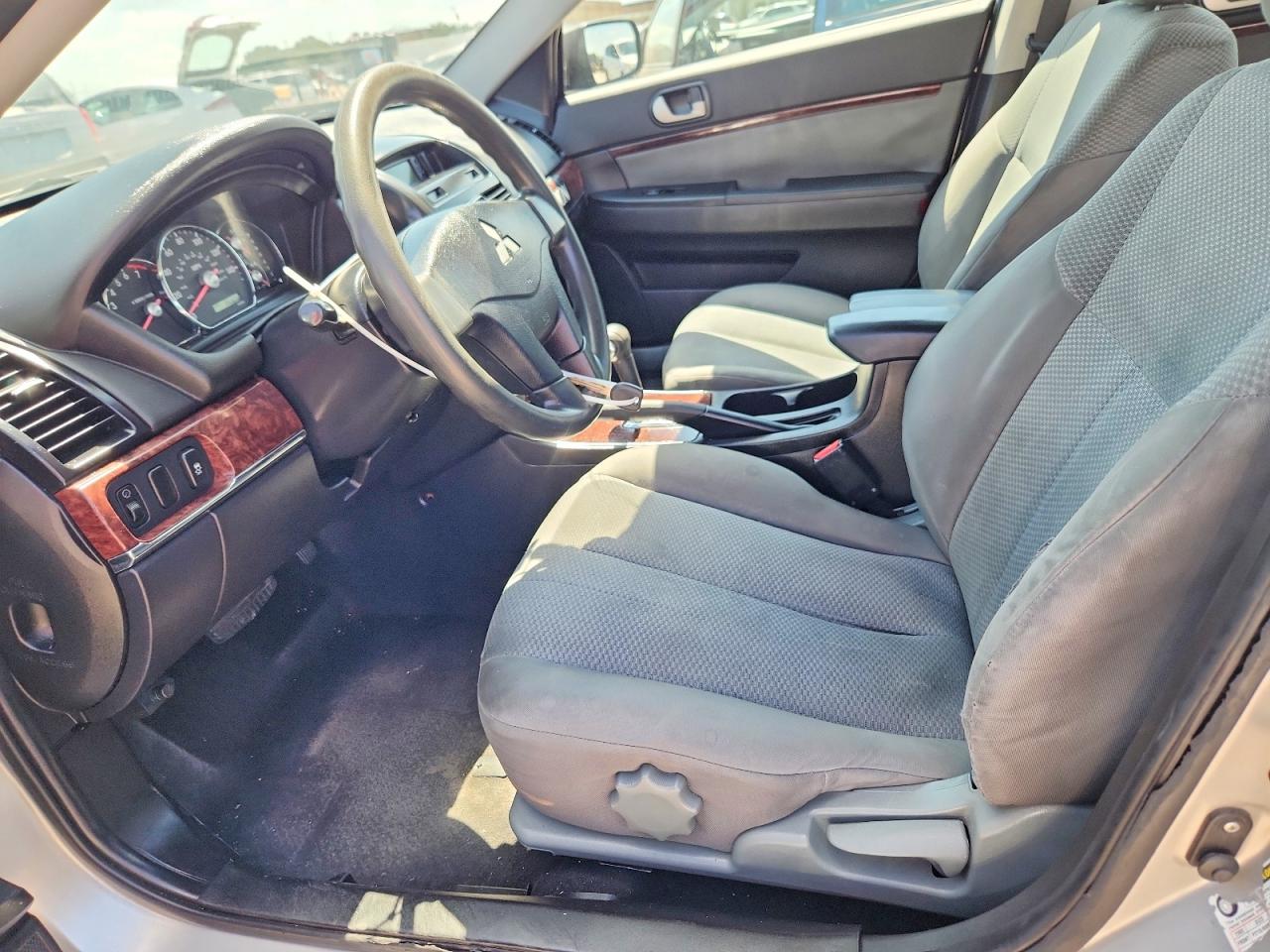 2011 Mitsubishi Galant Es Silver vin: 4A32B3FF4BE014485