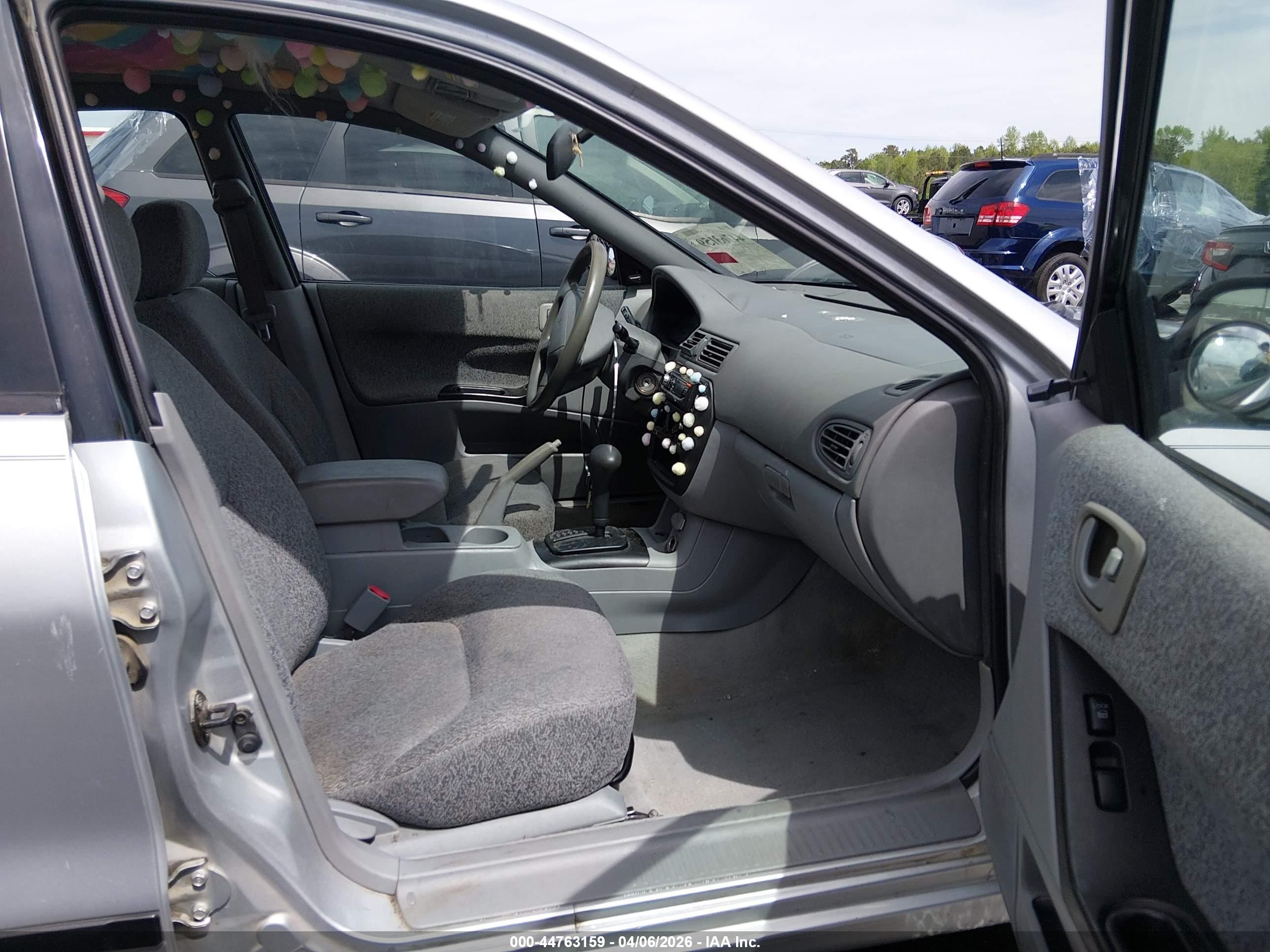 2003 Mitsubishi Galant De Silver vin: 4A3AA36G53E127192