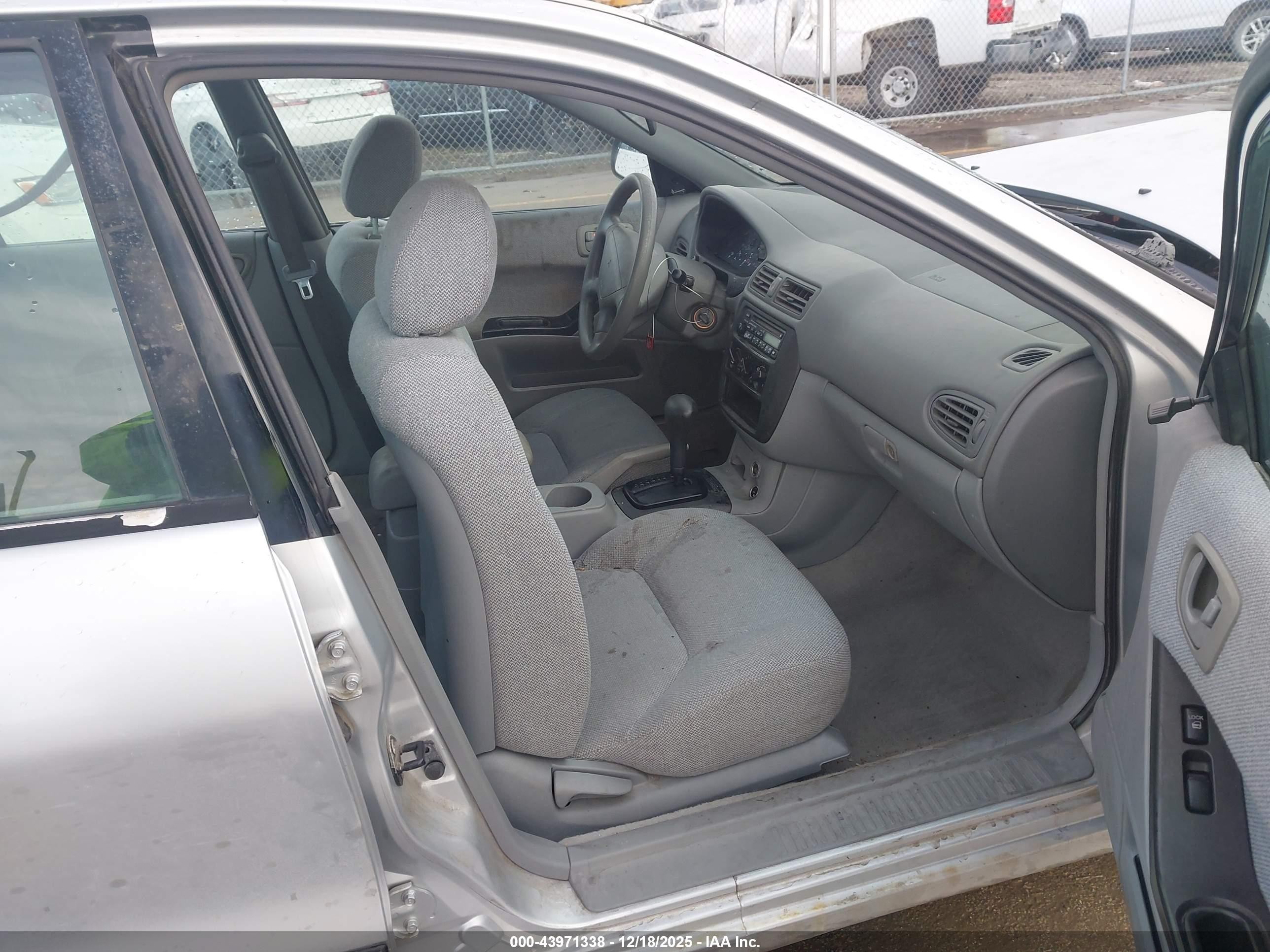 2000 Mitsubishi Galant De Серебряный vin: 4A3AA36G9YE041567