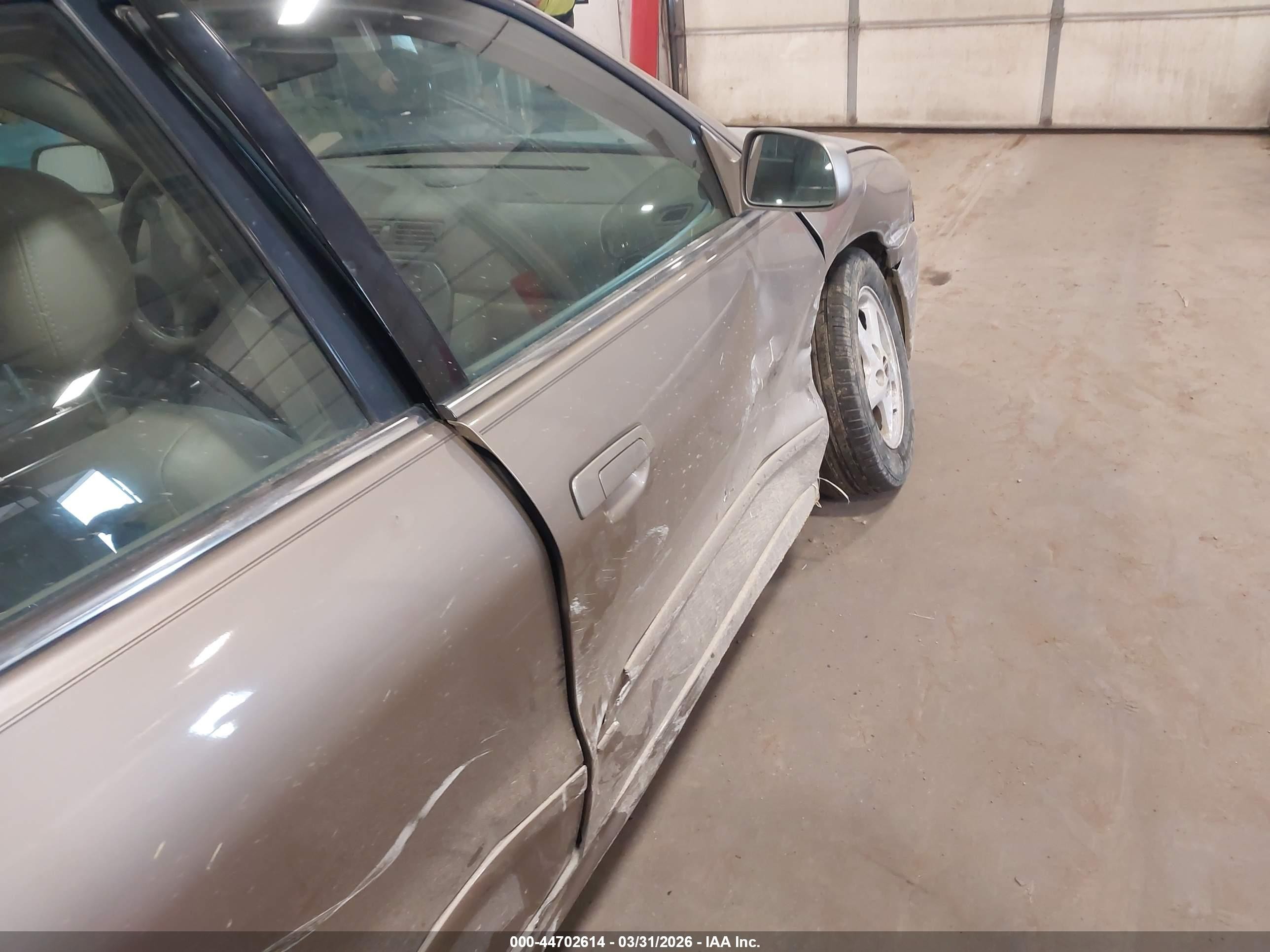 2002 Mitsubishi Galant Es/ls Gold vin: 4A3AA46G32E084881