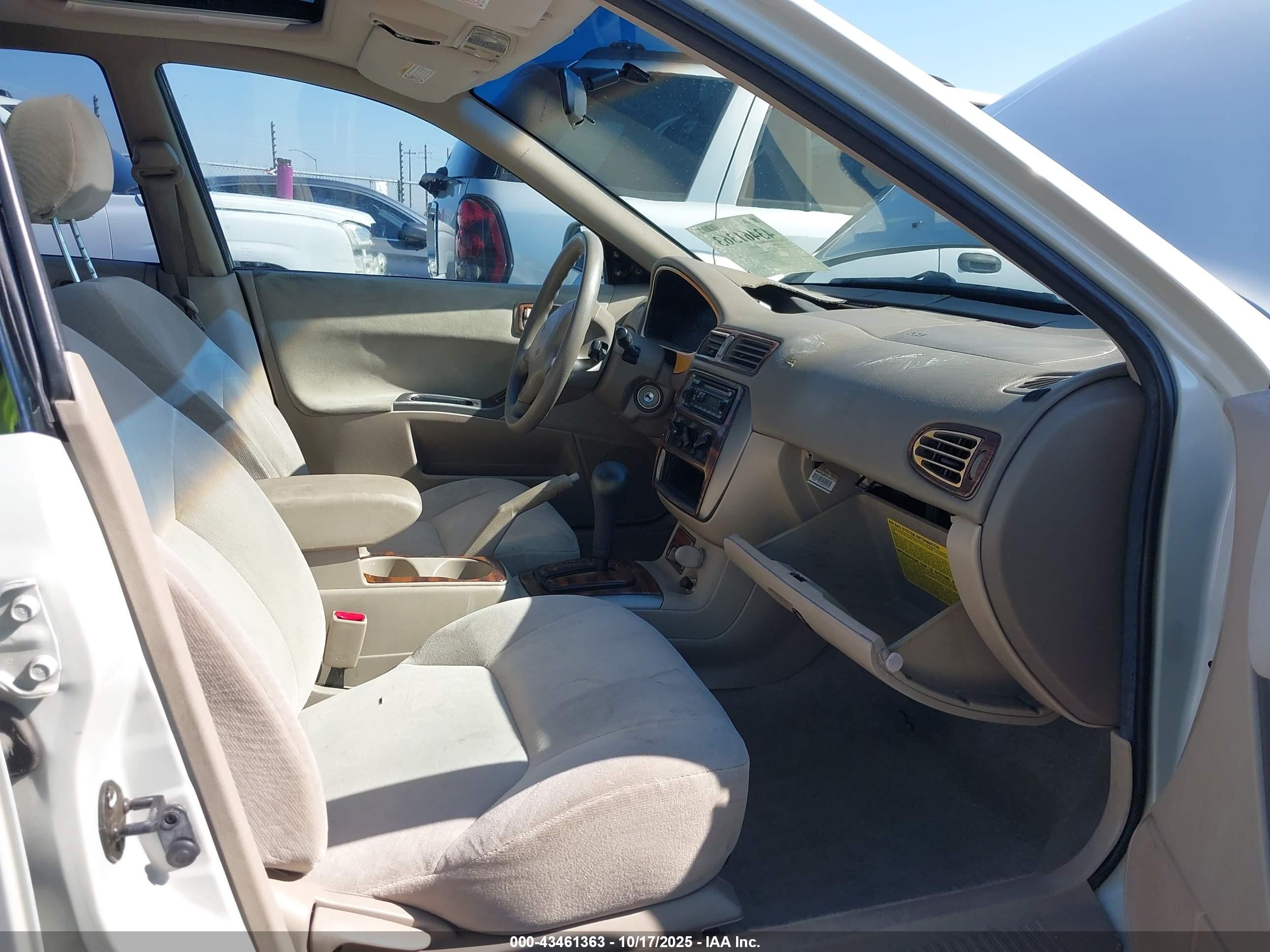 2002 Mitsubishi Galant Es/ls White vin: 4A3AA46G52E076166