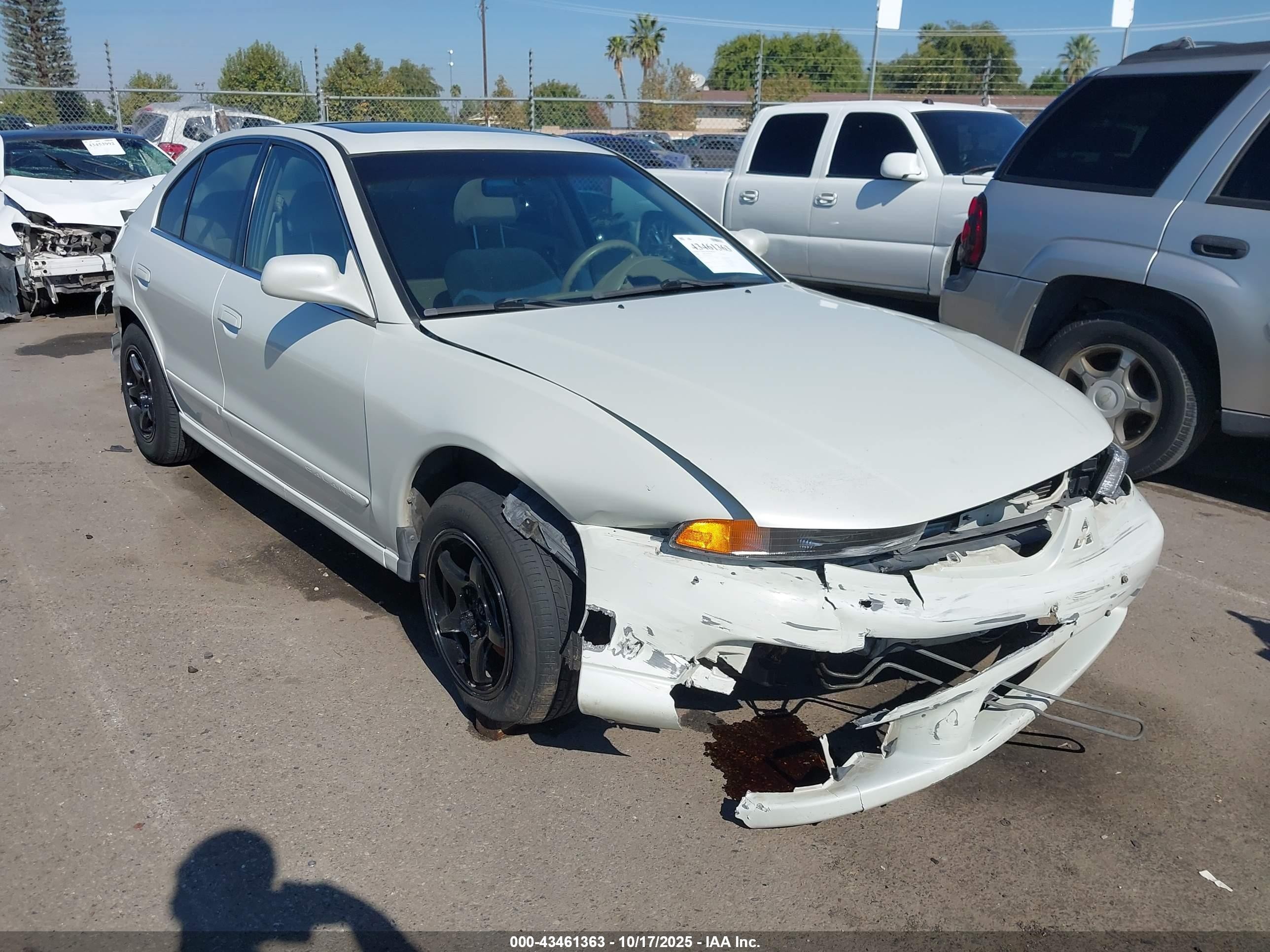 2002 Mitsubishi Galant Es/ls White vin: 4A3AA46G52E076166