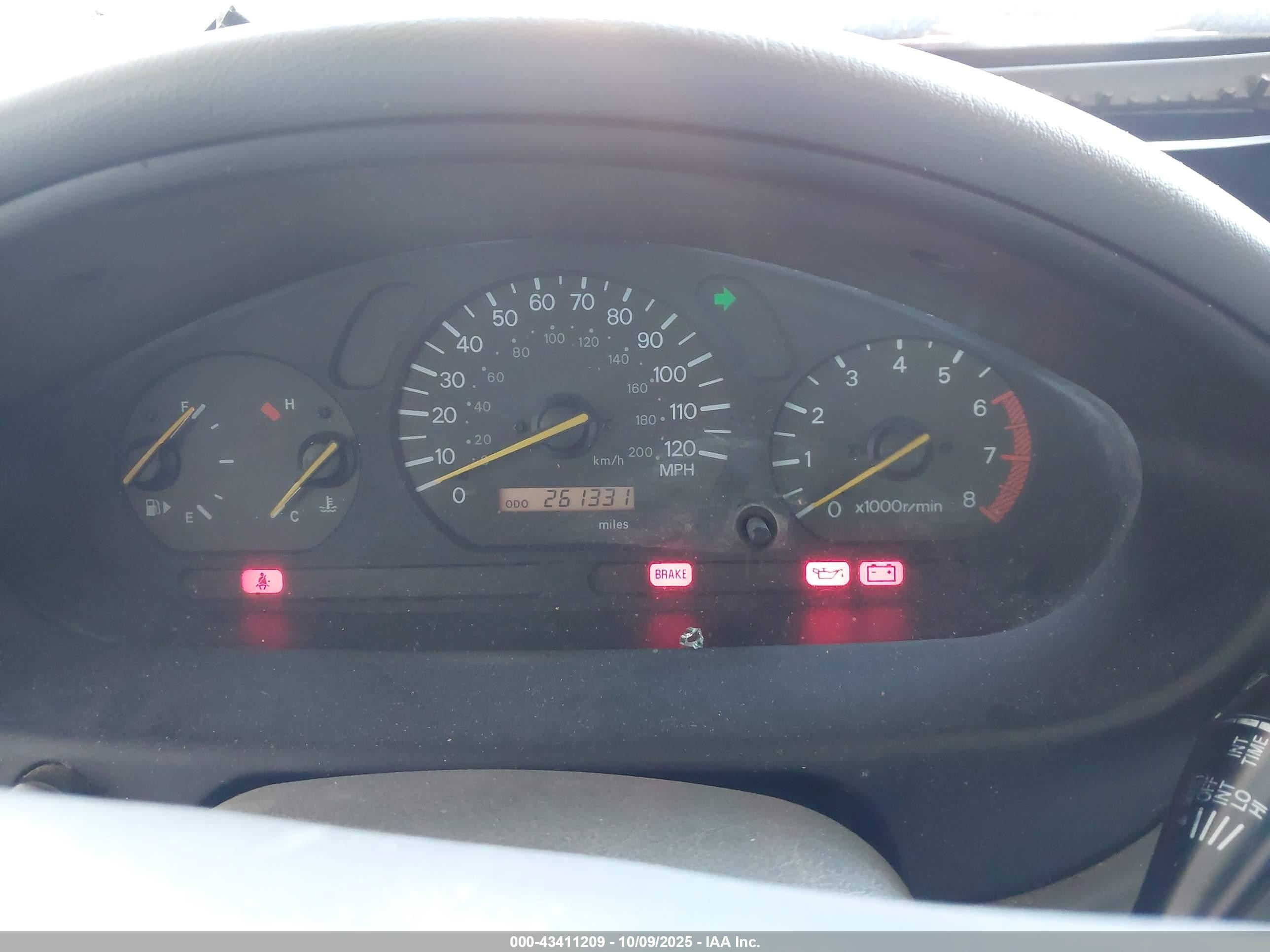 2000 Mitsubishi Galant Es Белый vin: 4A3AA46G8YE061976