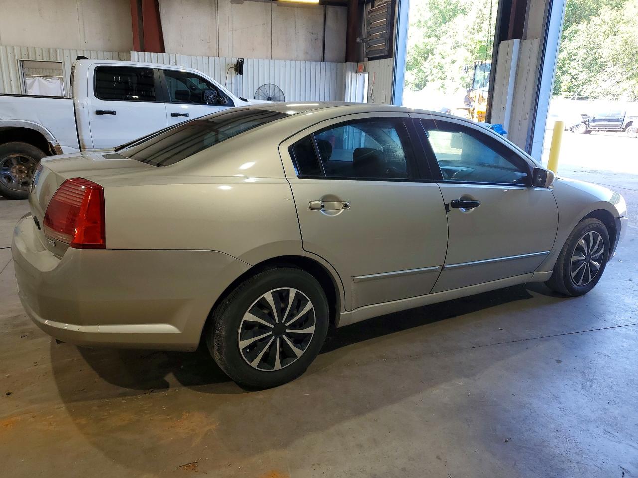 2004 Mitsubishi Galant Es Medium Золотой vin: 4A3AB36F04E116090