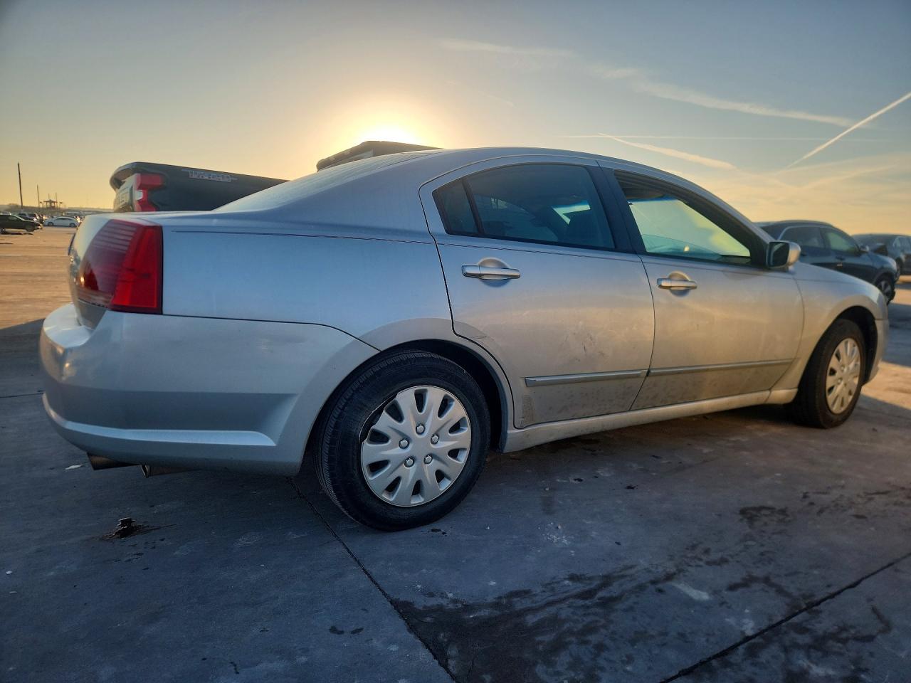 2006 Mitsubishi Galant Es Medium Silver vin: 4A3AB36F16E020472