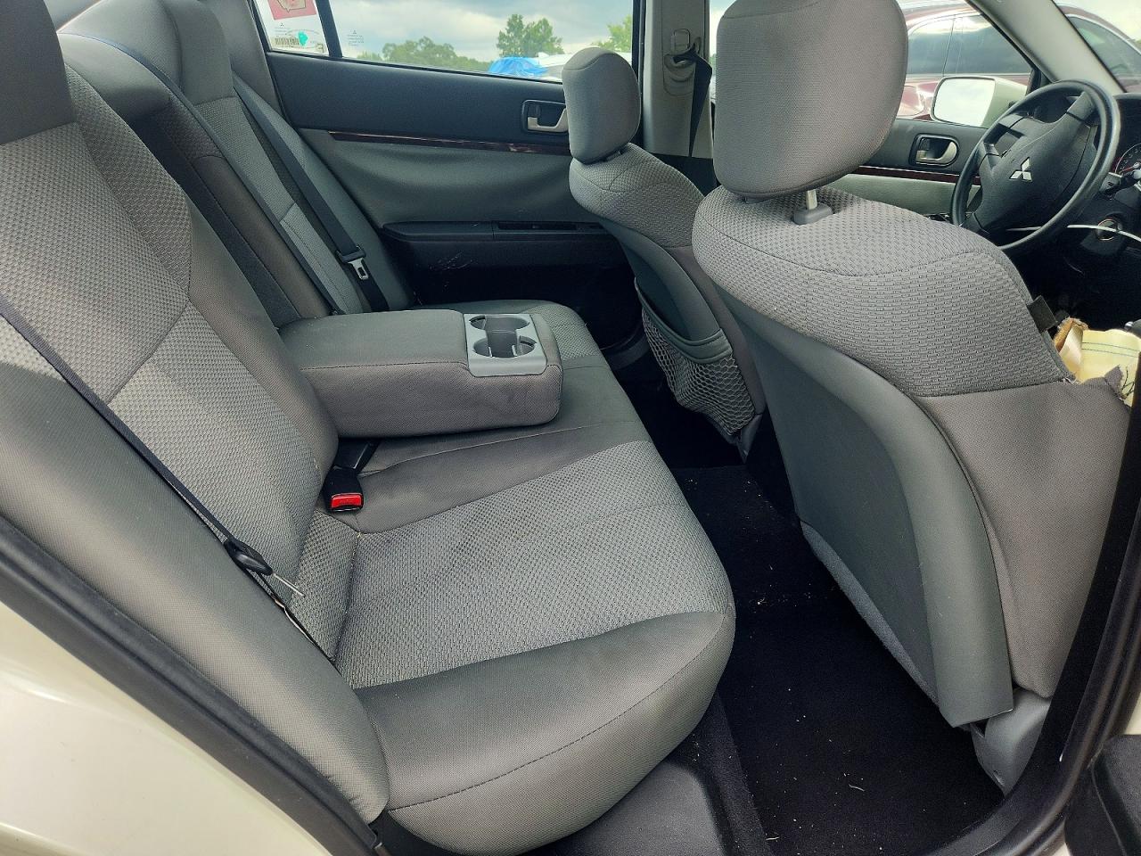 2009 Mitsubishi Galant Es Cream vin: 4A3AB36F49E025363