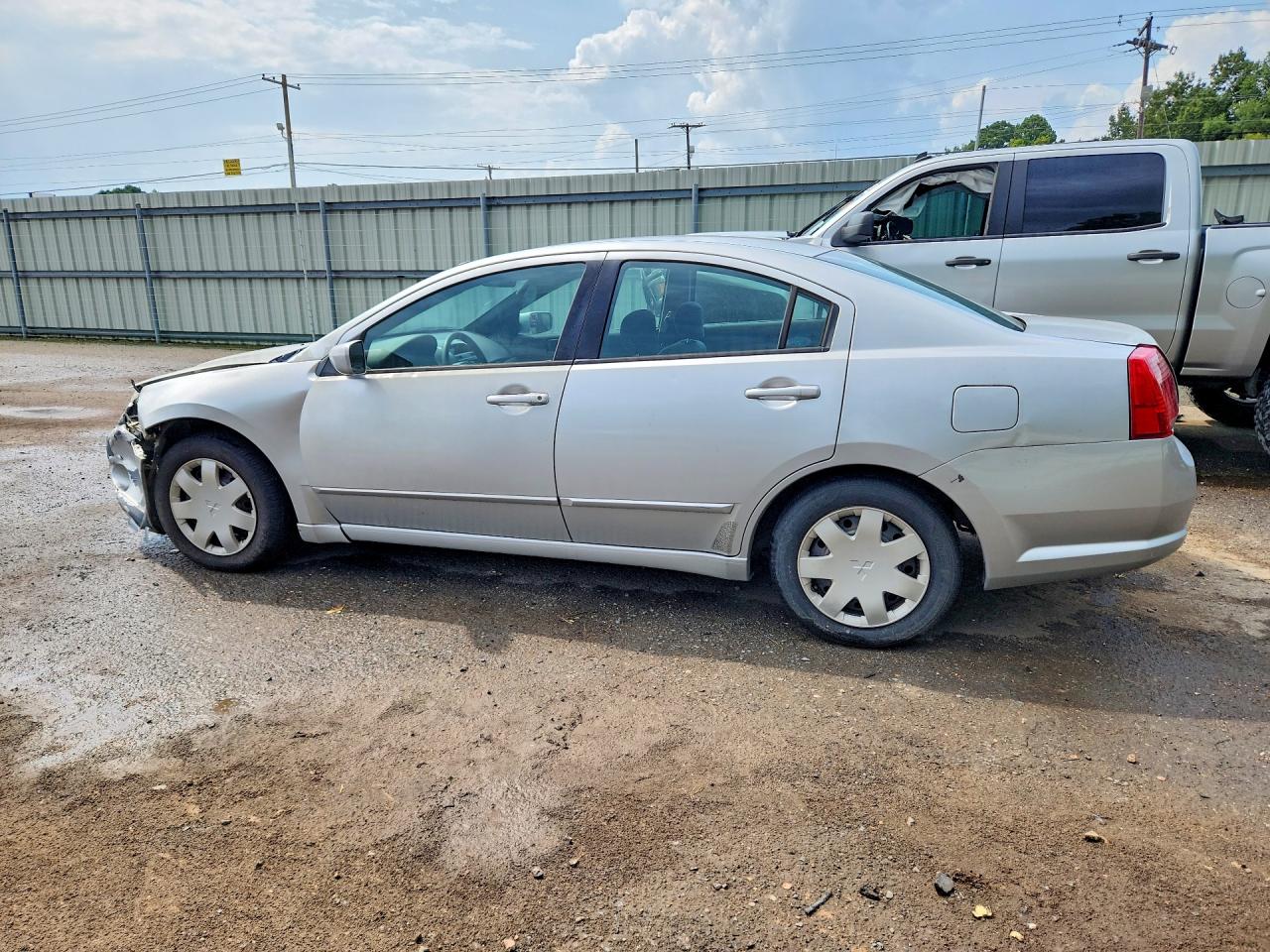 2005 Mitsubishi Galant Es Medium Silver vin: 4A3AB36F65E052882