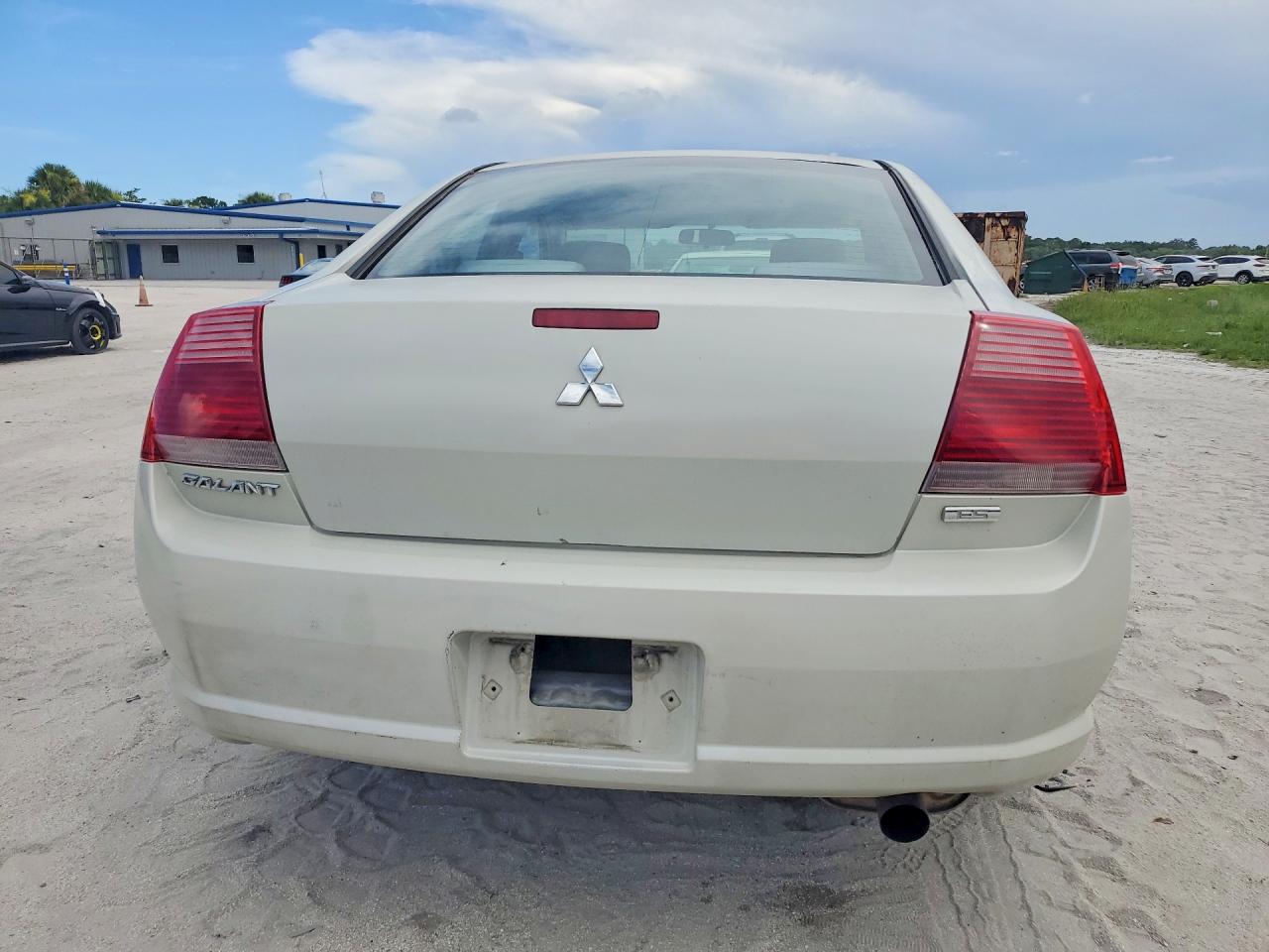 2005 Mitsubishi Galant Es Medium White vin: 4A3AB36F95E064718