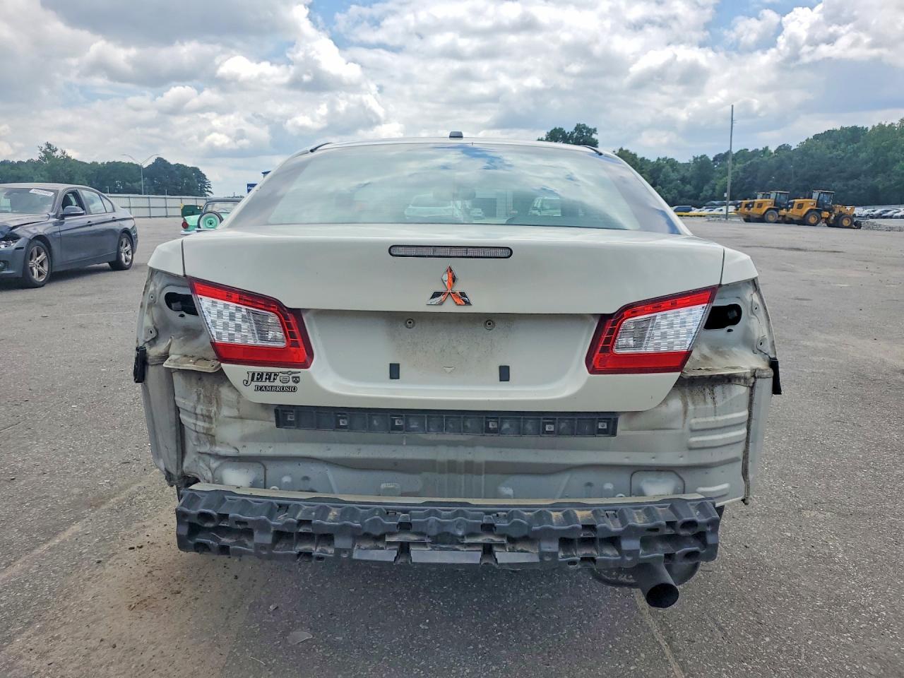 2009 Mitsubishi Galant Es White vin: 4A3AB56F09E028515