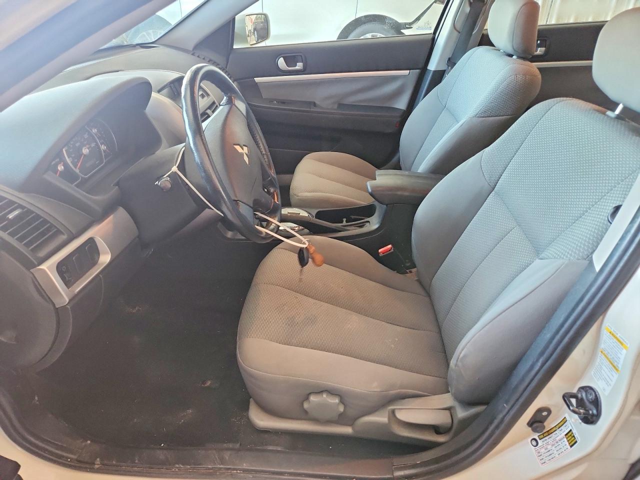 2008 Mitsubishi Galant Es Premium White vin: 4A3AB56FX8E029542