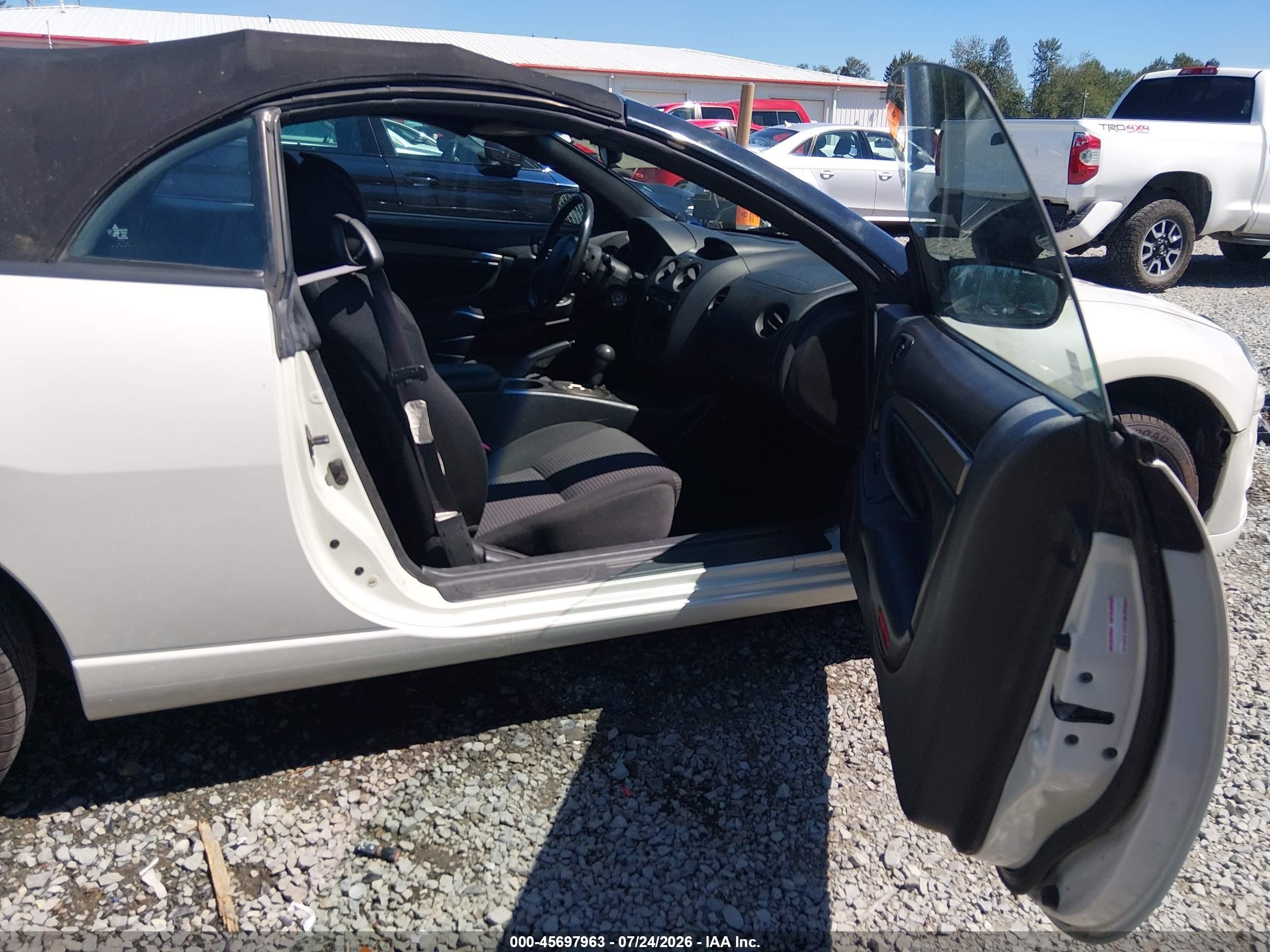 2005 Mitsubishi Eclipse Spyder Gs Cream vin: 4A3AE45G55E056901