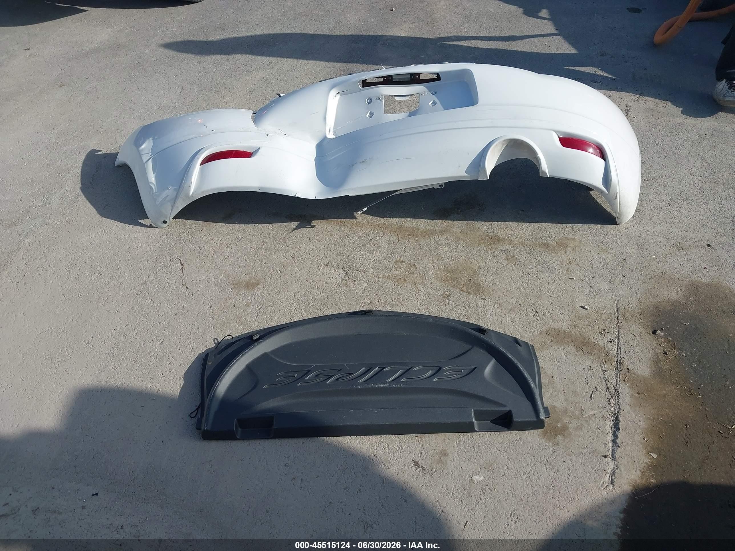 2009 Mitsubishi Eclipse Gs White vin: 4A3AK24F39E014660