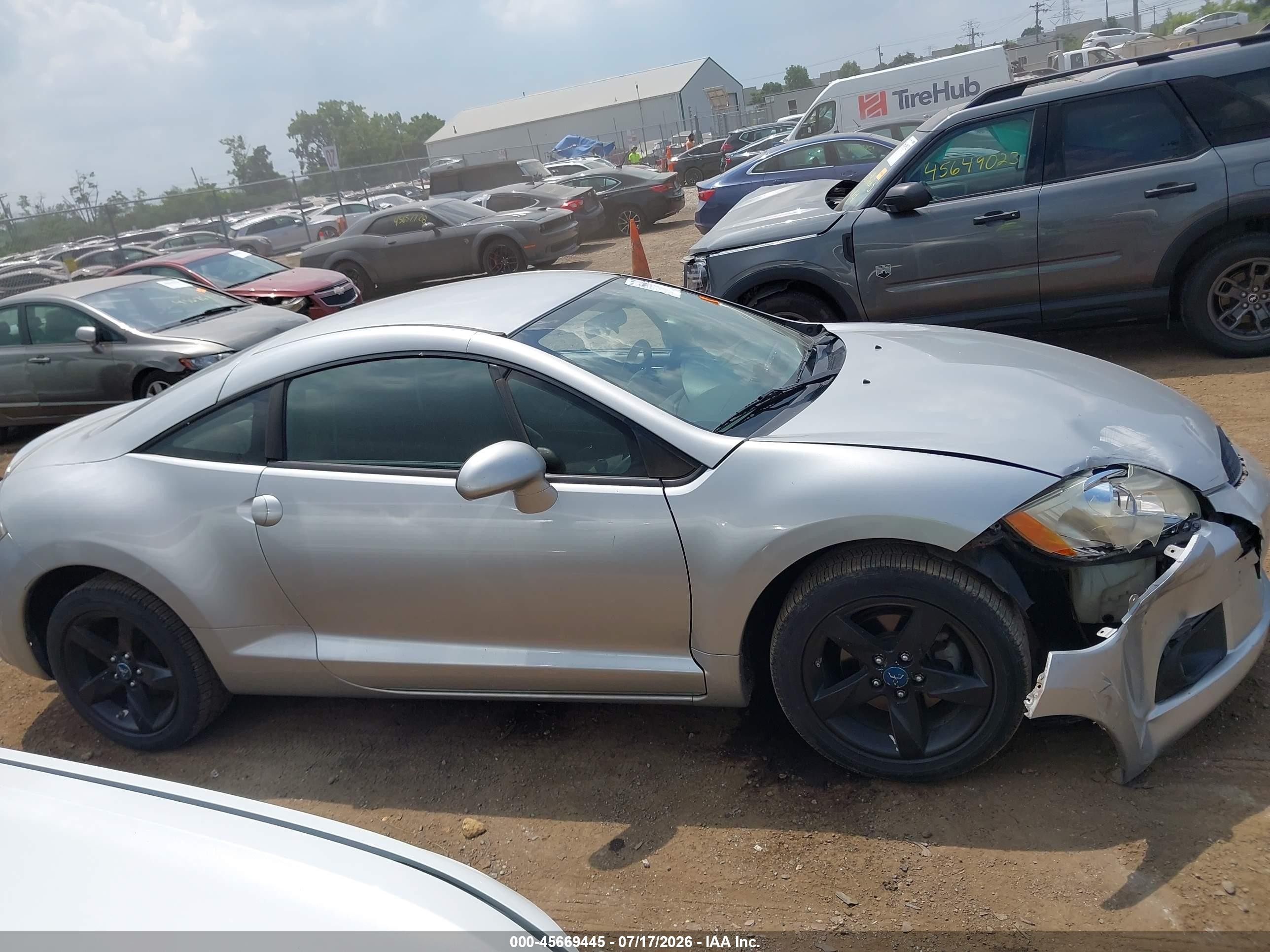 2009 Mitsubishi Eclipse Gs Silver vin: 4A3AK24FX9E022609