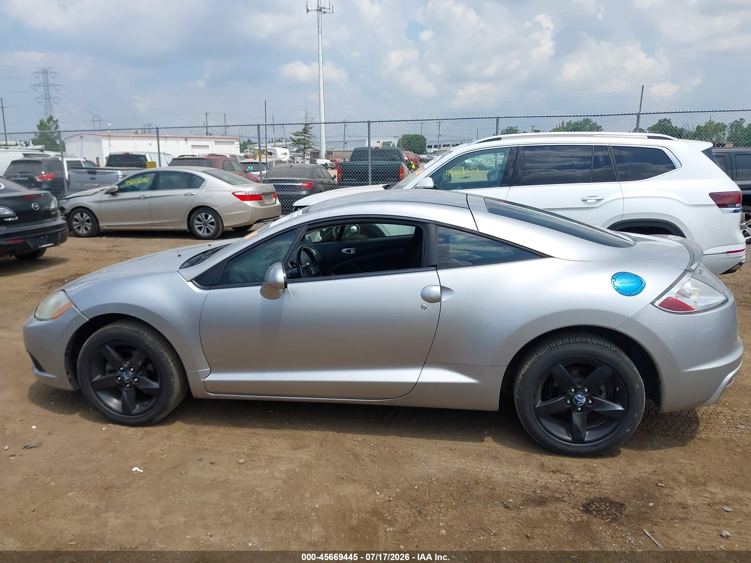 2009 Mitsubishi Eclipse Gs Silver vin: 4A3AK24FX9E022609