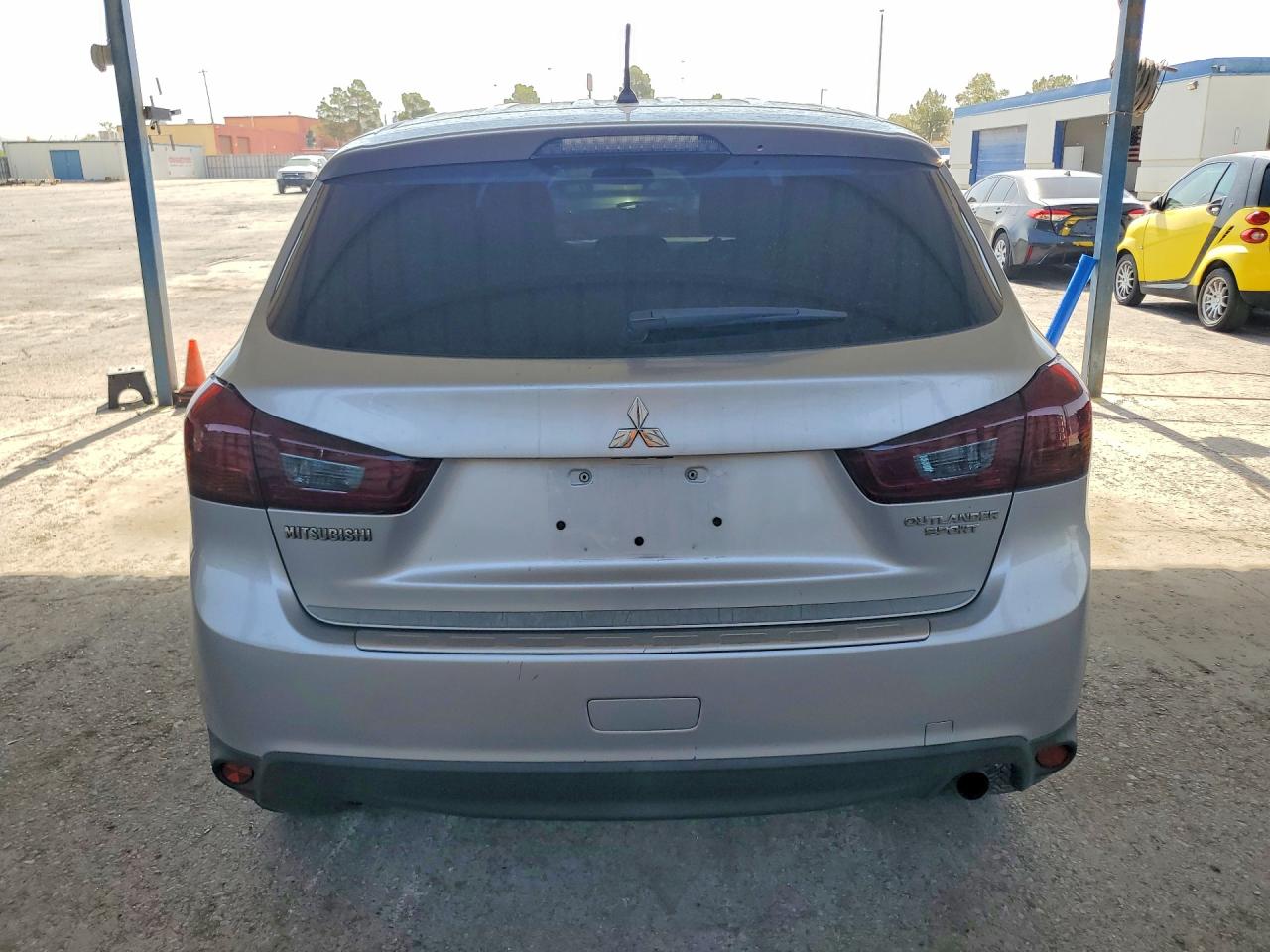 2014 Mitsubishi Outlander Sport Es Silver vin: 4A4AP3AU0EE011148