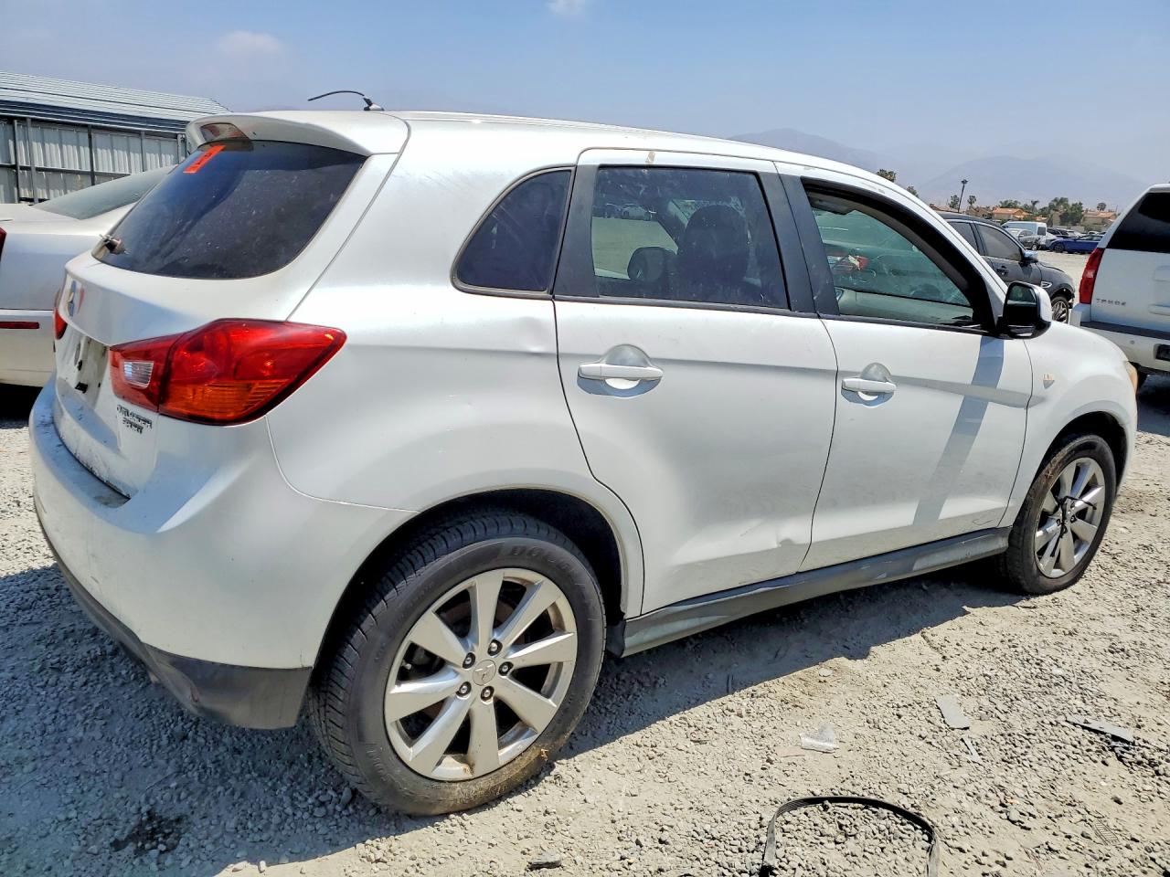 2014 Mitsubishi Outlander Sport Es White vin: 4A4AP3AU0EE015152