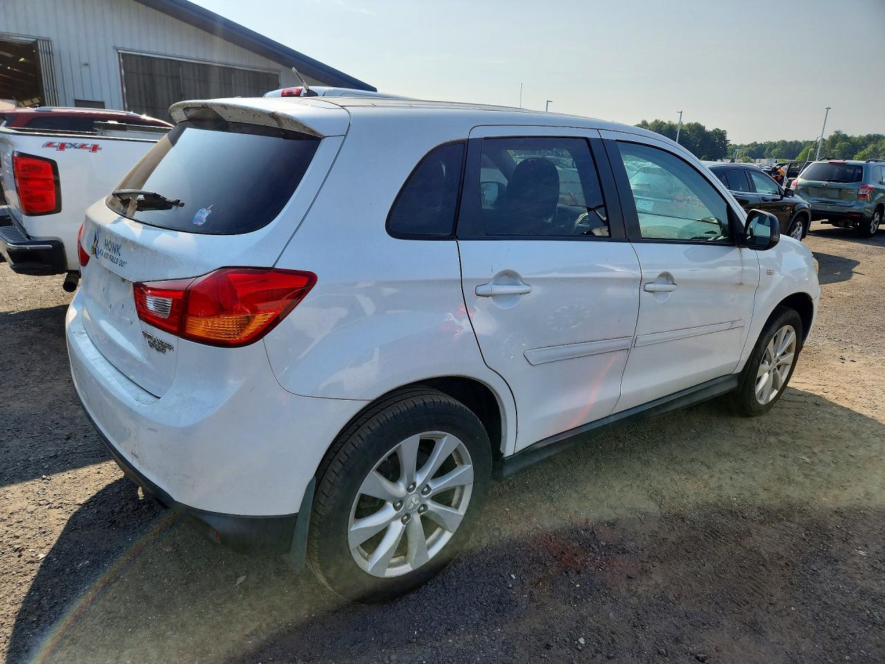 2014 Mitsubishi Outlander Sport Es White vin: 4A4AP3AU0EE024398