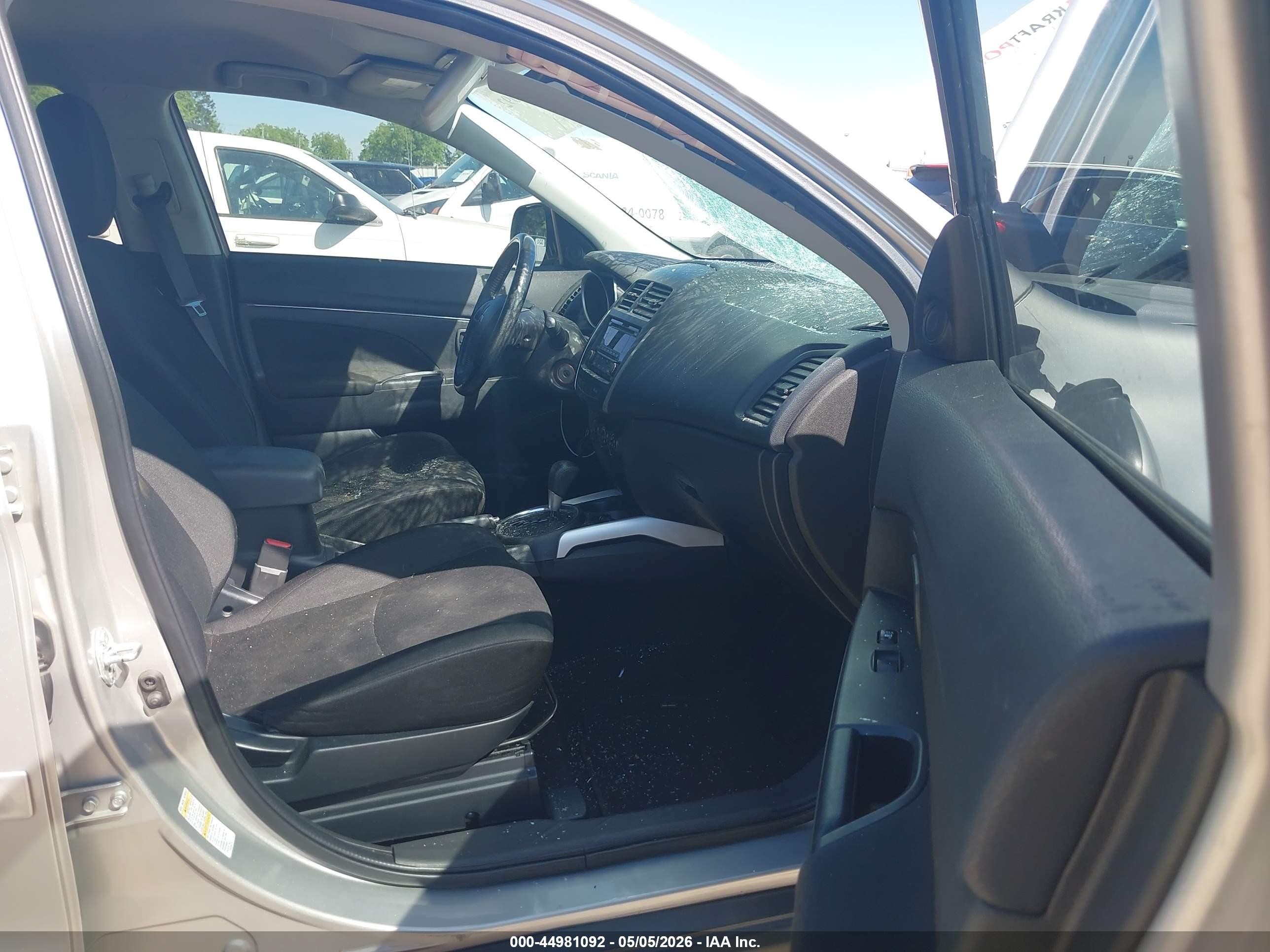 2014 Mitsubishi Outlander Sport Es Silver vin: 4A4AP3AU0EE025857