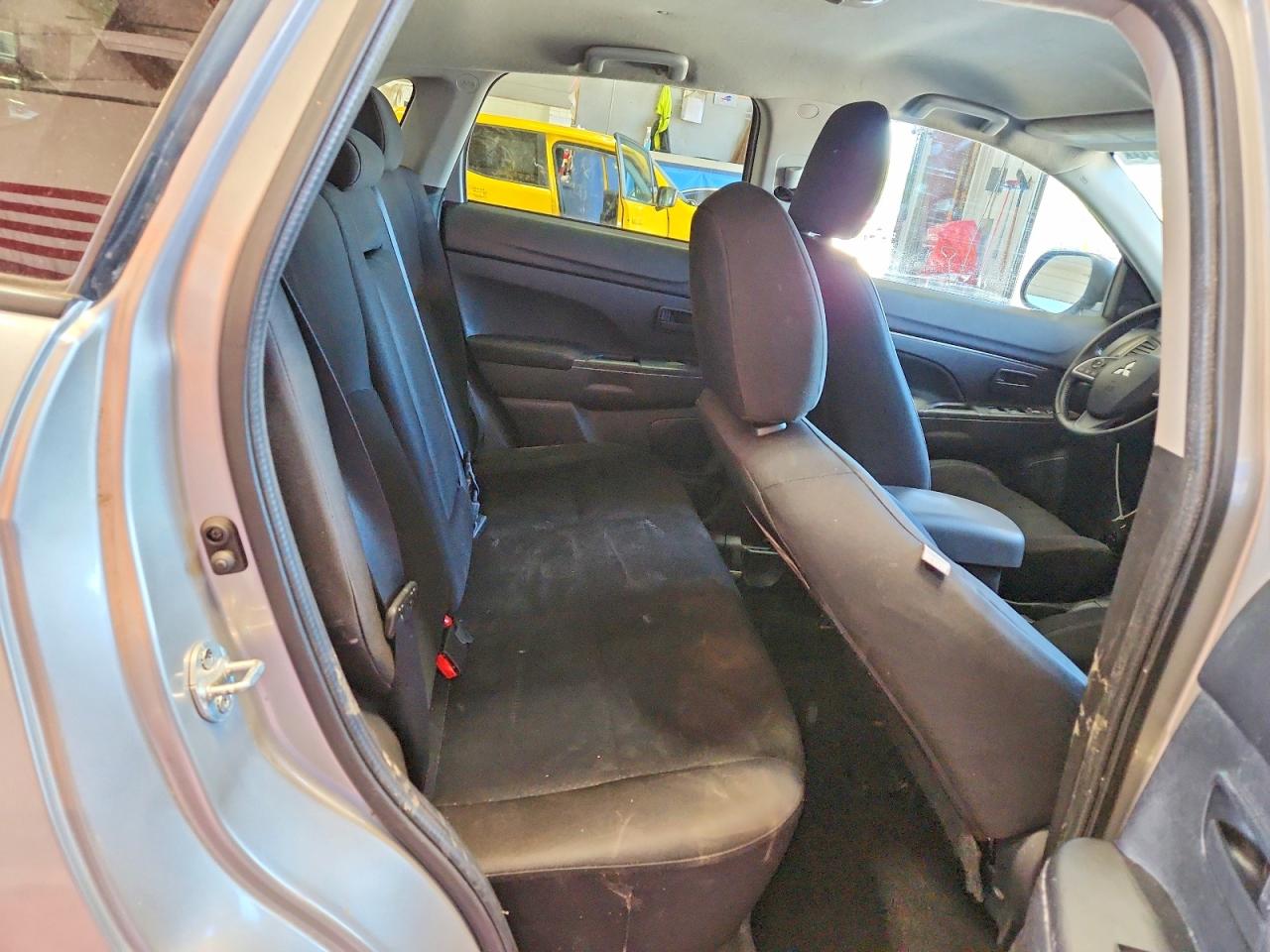 2015 Mitsubishi Outlander Sport Es Silver vin: 4A4AP3AU0FE009997