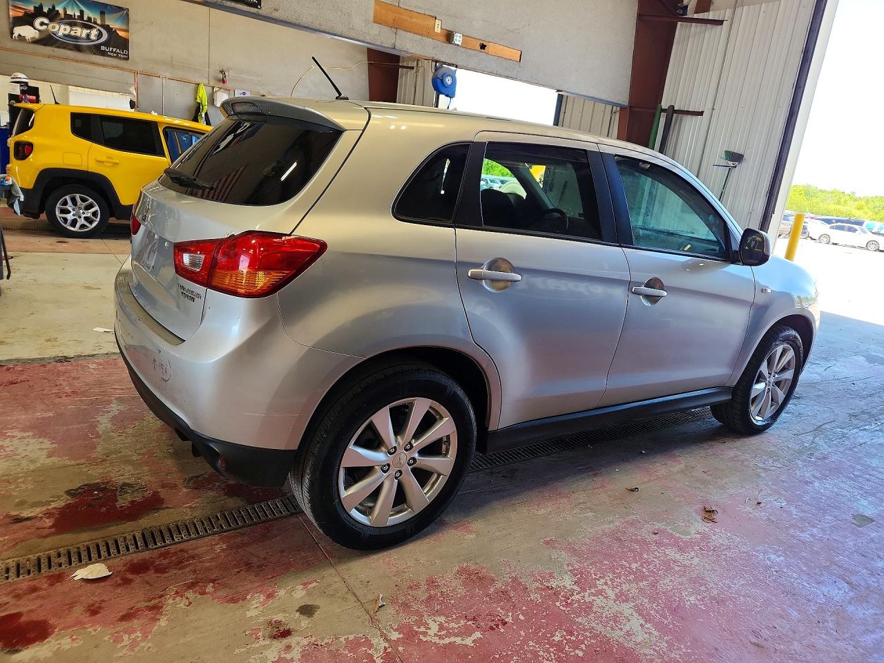 2015 Mitsubishi Outlander Sport Es Silver vin: 4A4AP3AU0FE009997