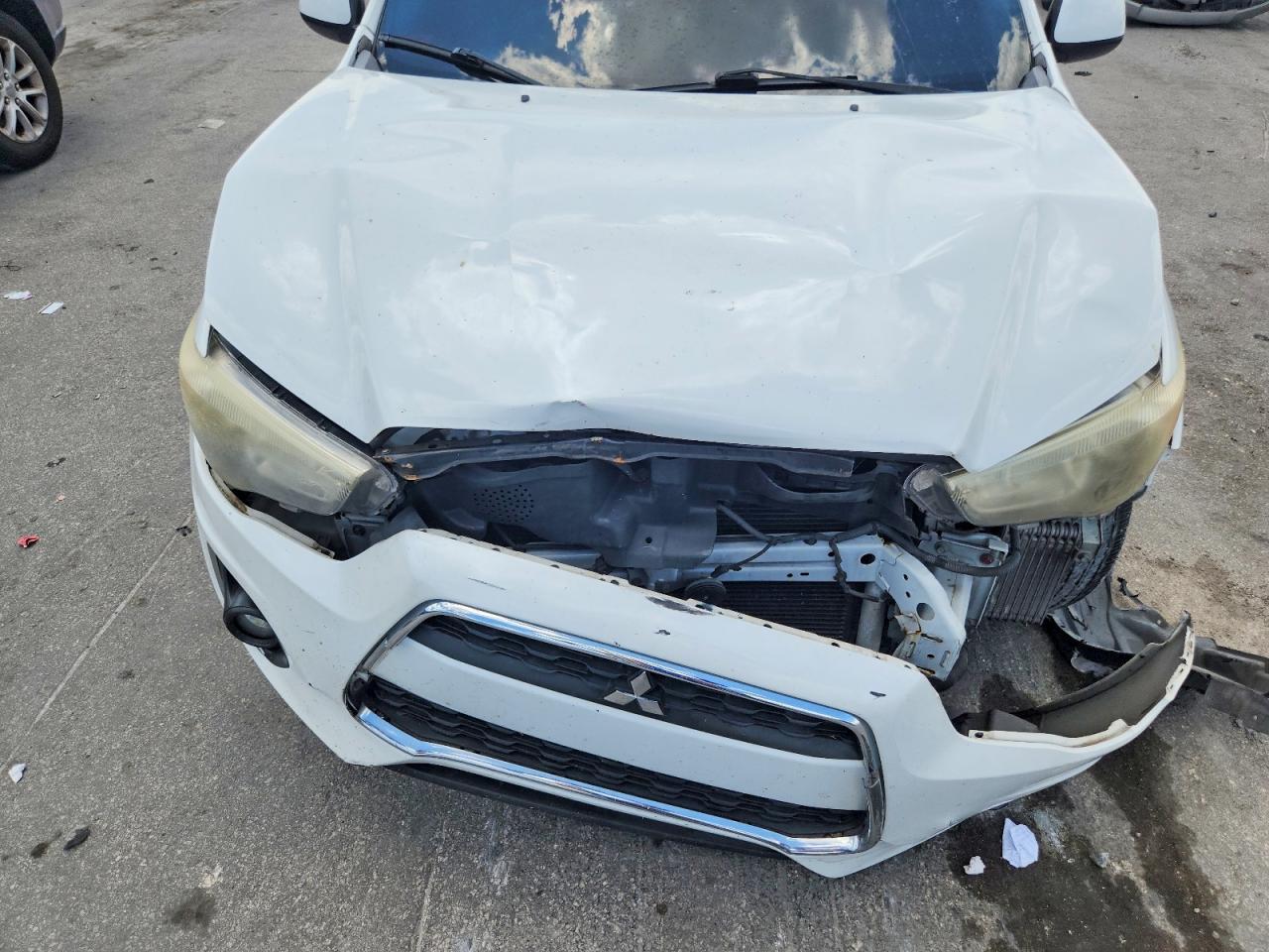 2015 Mitsubishi Outlander Sport Es White vin: 4A4AP3AU0FE010065