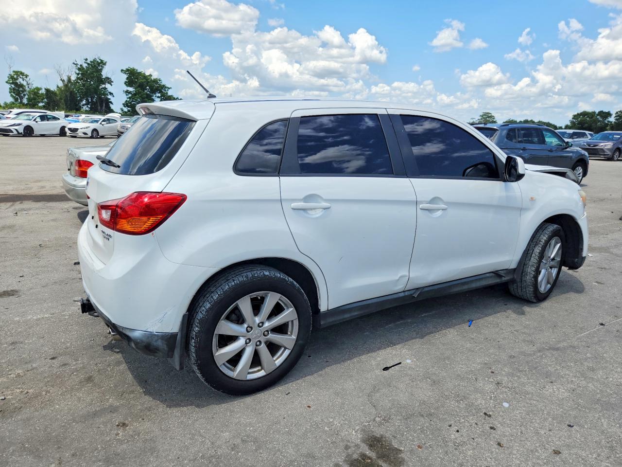 2015 Mitsubishi Outlander Sport Es White vin: 4A4AP3AU0FE010065