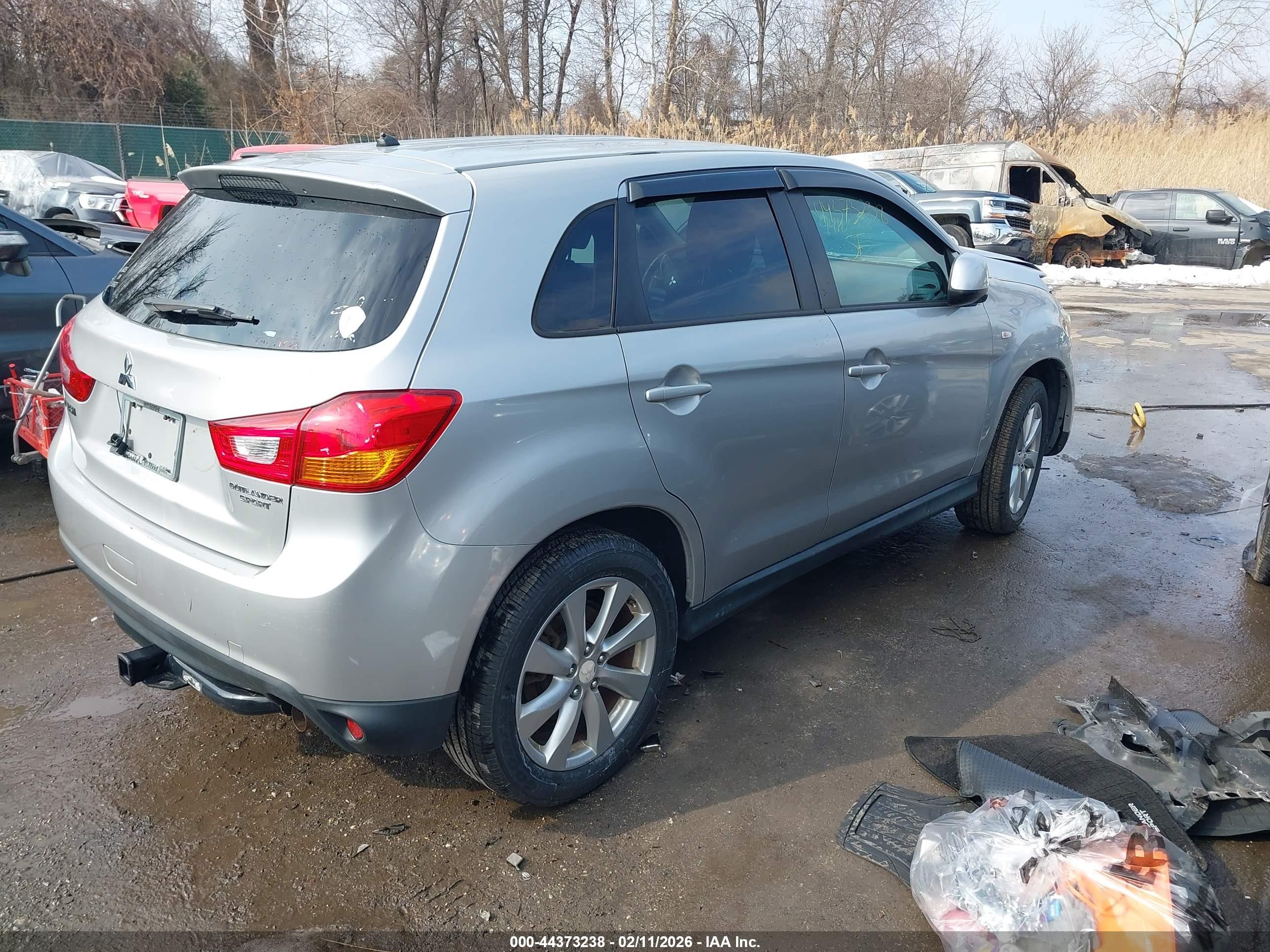 2015 Mitsubishi Outlander Sport Es Silver vin: 4A4AP3AU0FE053045
