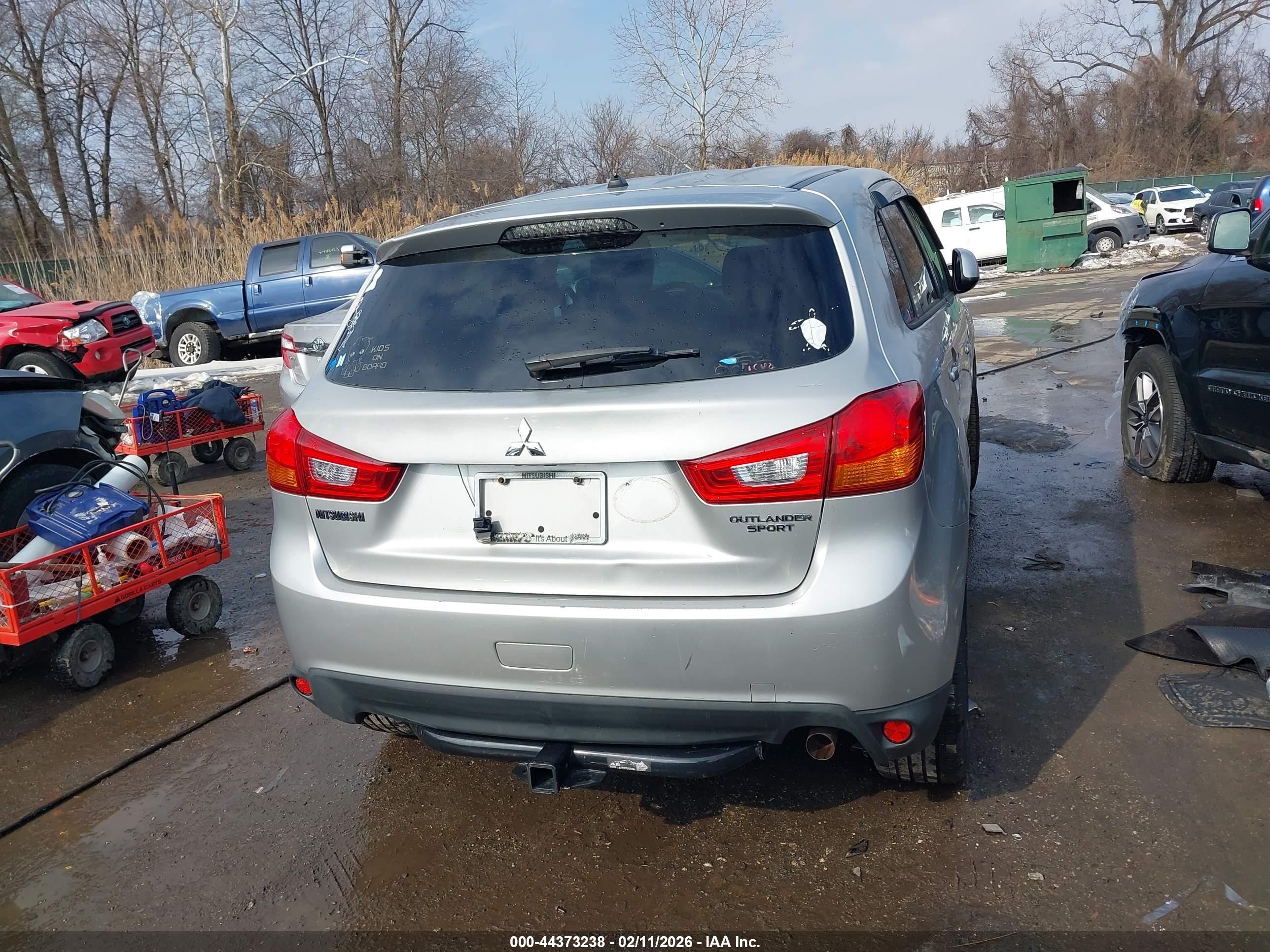 2015 Mitsubishi Outlander Sport Es Silver vin: 4A4AP3AU0FE053045