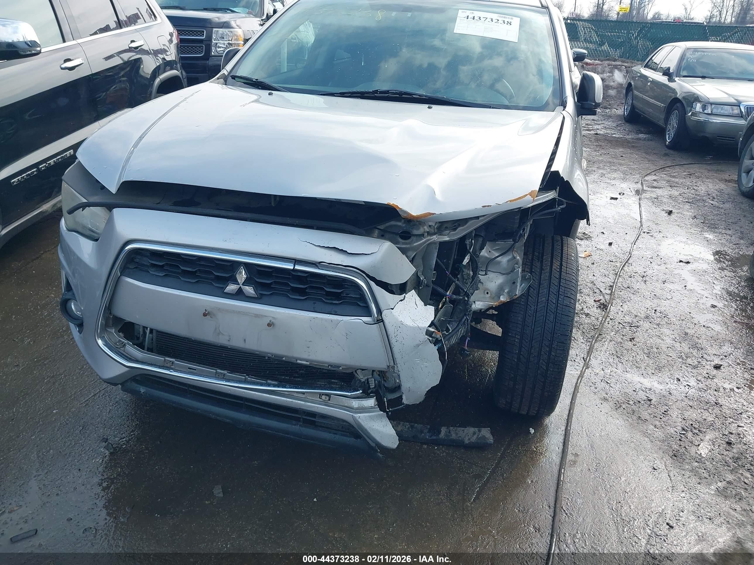 2015 Mitsubishi Outlander Sport Es Silver vin: 4A4AP3AU0FE053045