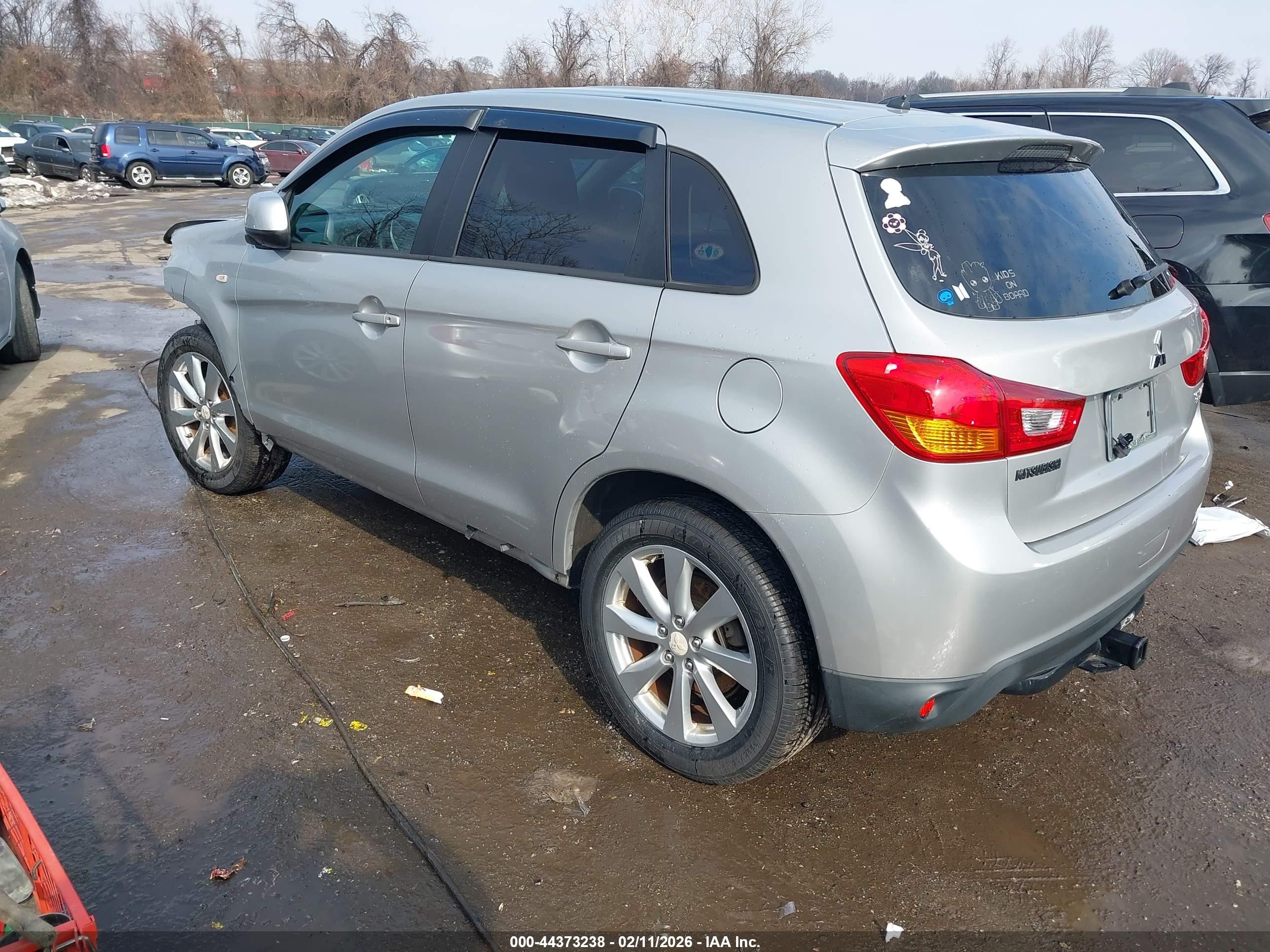 2015 Mitsubishi Outlander Sport Es Silver vin: 4A4AP3AU0FE053045