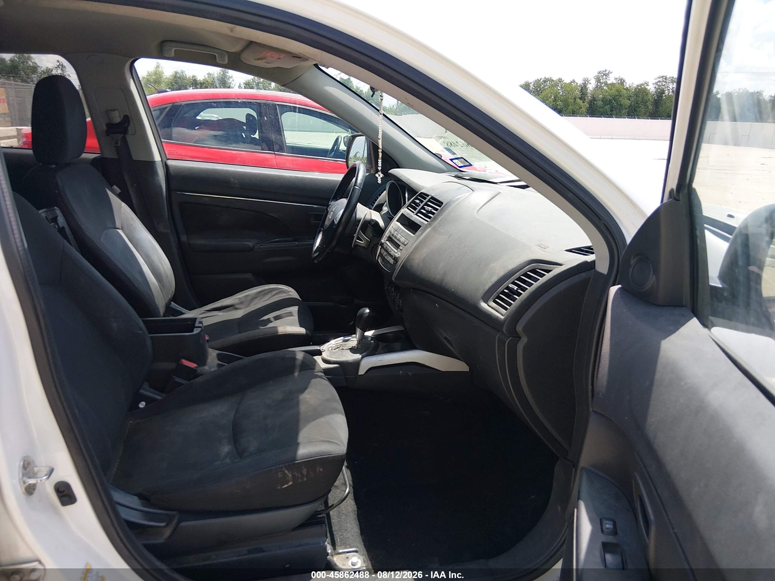 2013 Mitsubishi Outlander Sport Es Белый vin: 4A4AP3AU2DE015927