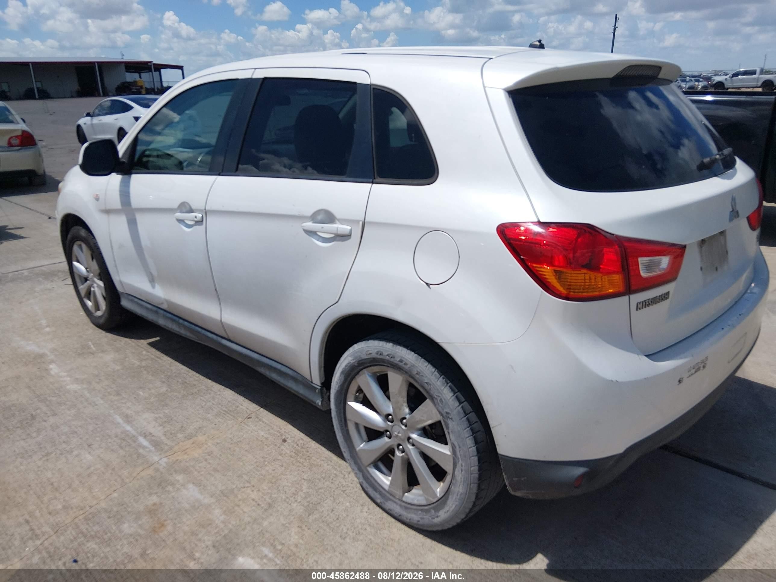 2013 Mitsubishi Outlander Sport Es Белый vin: 4A4AP3AU2DE015927